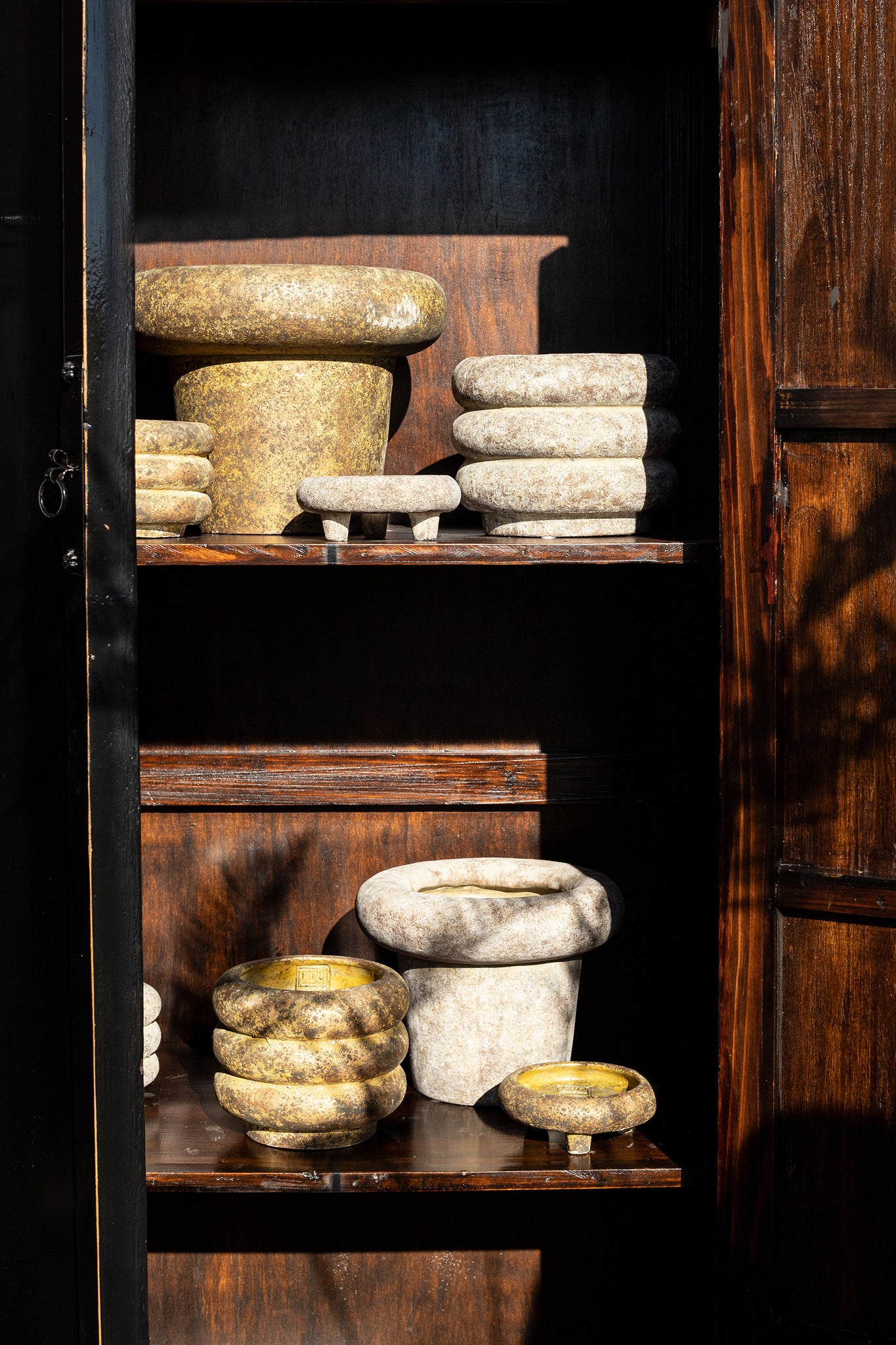 Relandi Gold Cement Pot Cone Thick Border Round XS