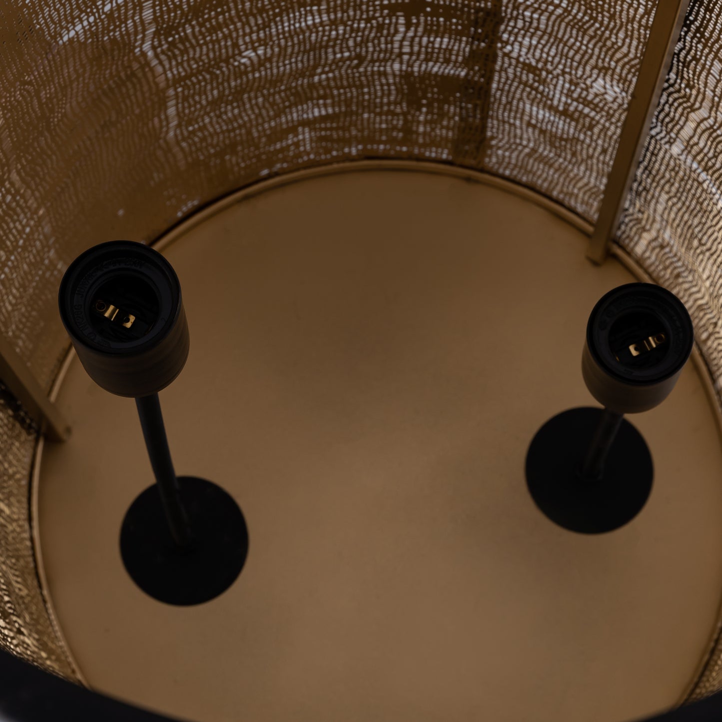 Jarne Zwarte Ijzeren Staande Lamp met Gouden Binnenzijde 120x36x36 cm