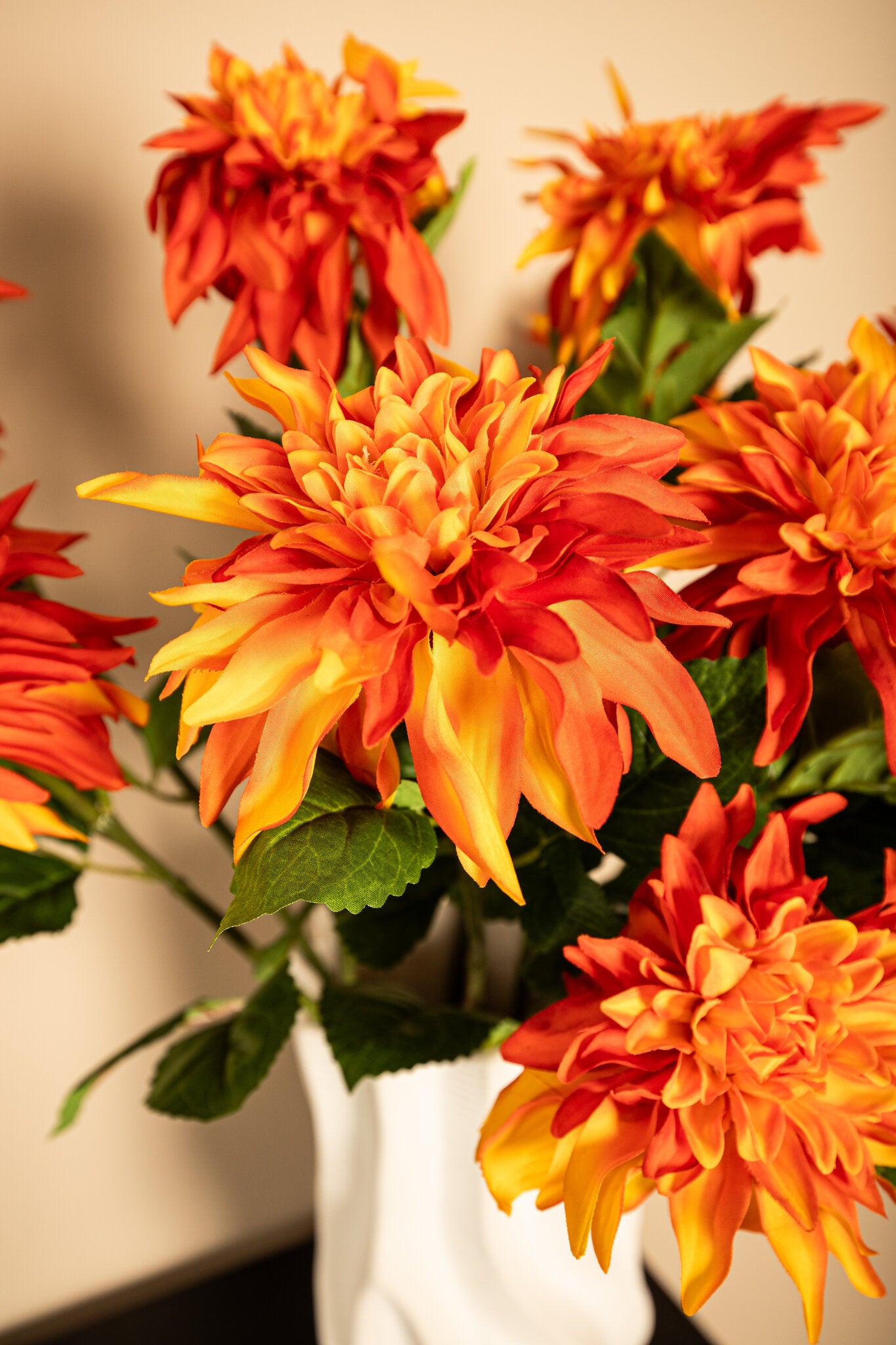 Dahlia Bloem Oranje Geel Spray Met Bladeren - Set van 12 70x28x19 cm