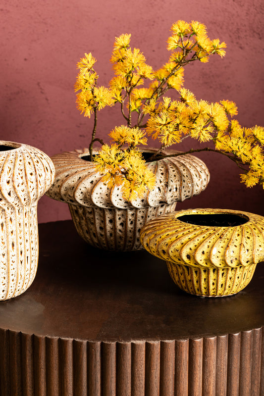 Sindi Brown Ceramic Pot Round Shaped Lines Low M