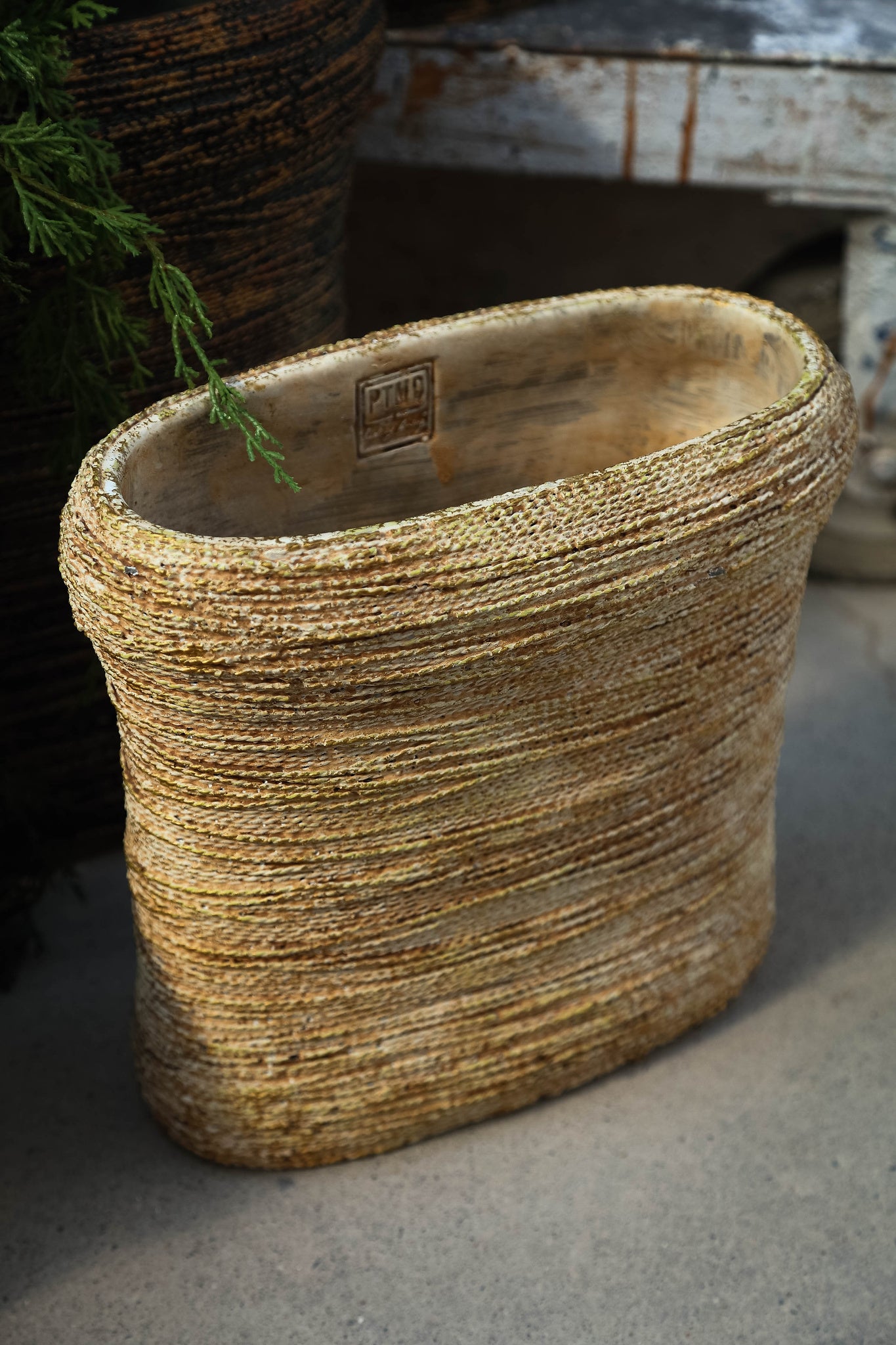 Ricci Brown Cement Pot Ribbed Oval M