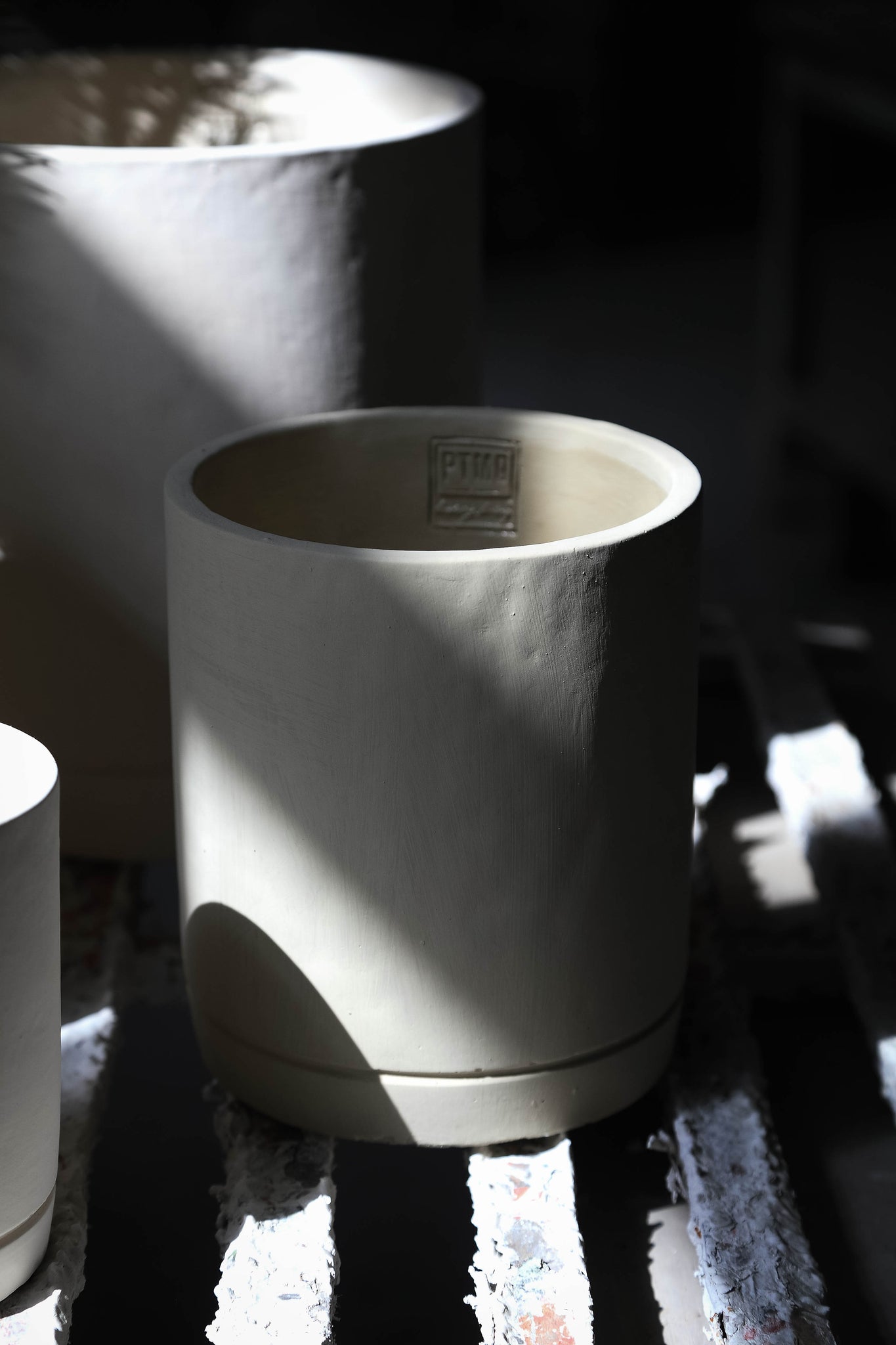 Vik Cream Cement Cylinder Pot Round Matt L