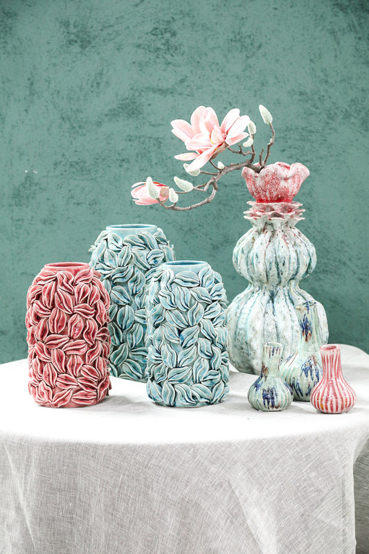 Zubeda Pink Round Glazed Ceramic Pot With Leaves S