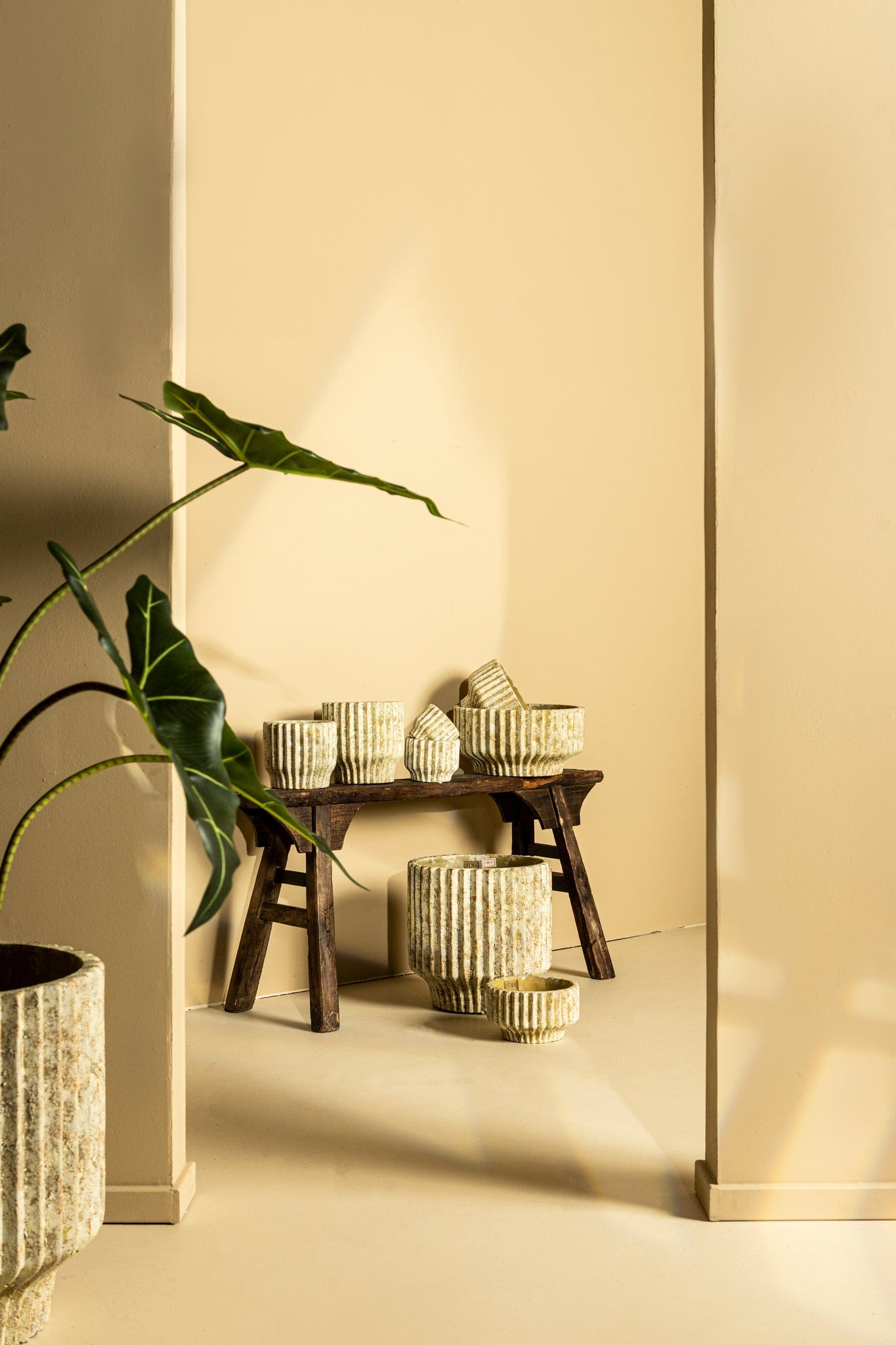 PTMD Gabriel Cream cementpot ronde lijnen XXL