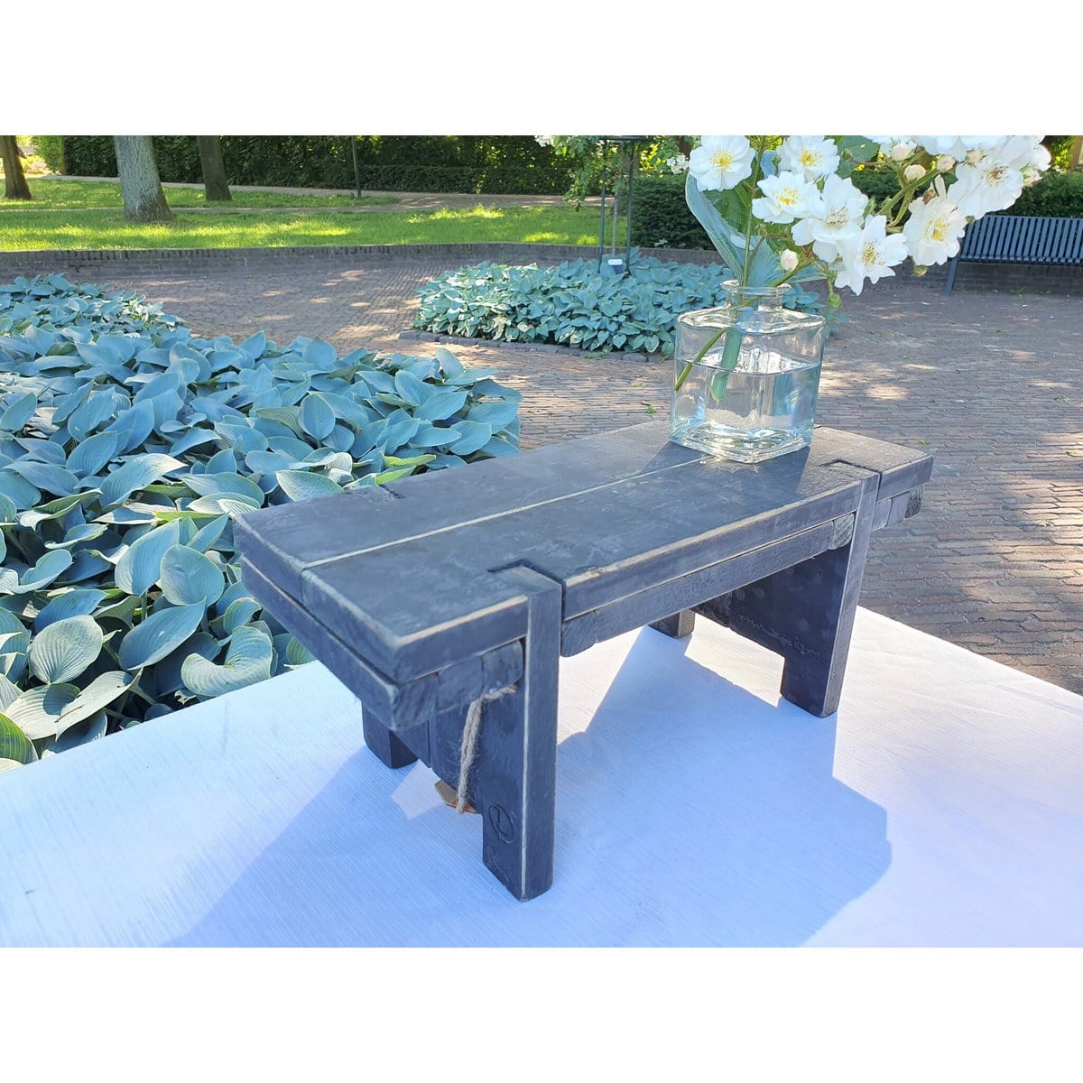 Dutch Mood home dec black berlin window table 38