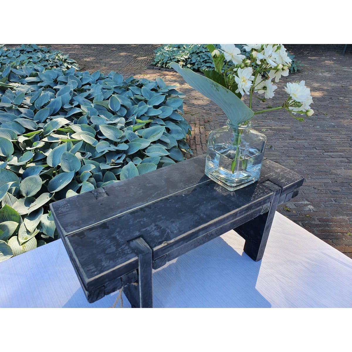 Dutch Mood home dec black berlin window table 38