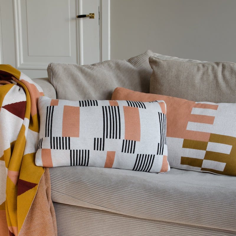 Home Delight B.V. Kussen Indy koraal gebreid