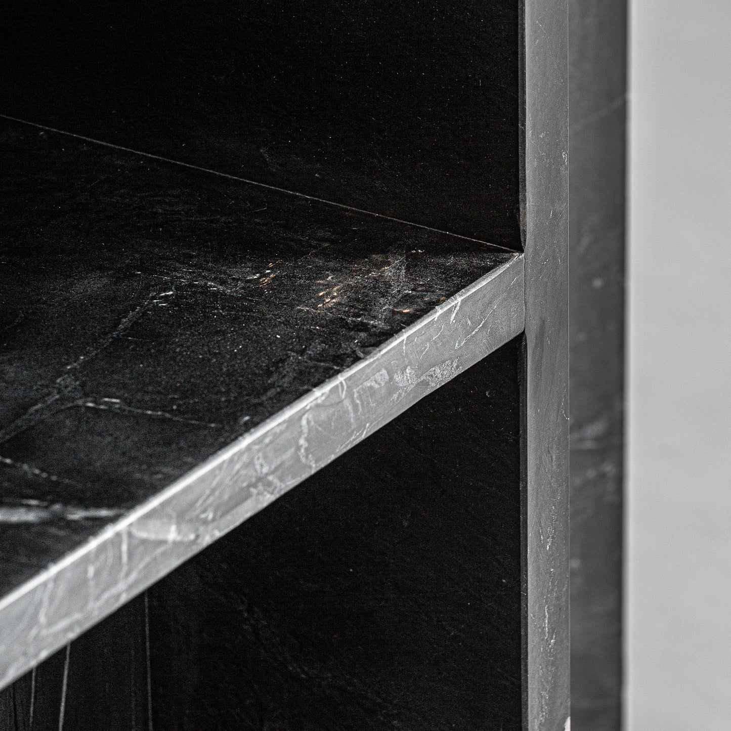 Marquina Bijzettafel 51x25x53 cm