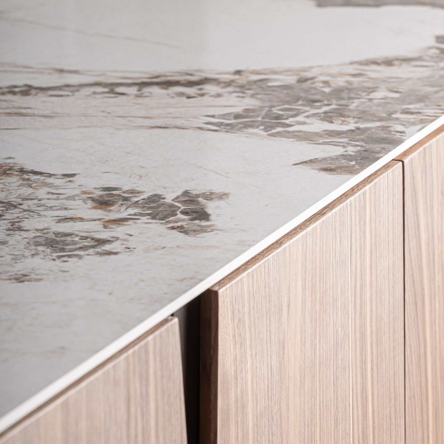 Belfais Kast 175x55x145 cm