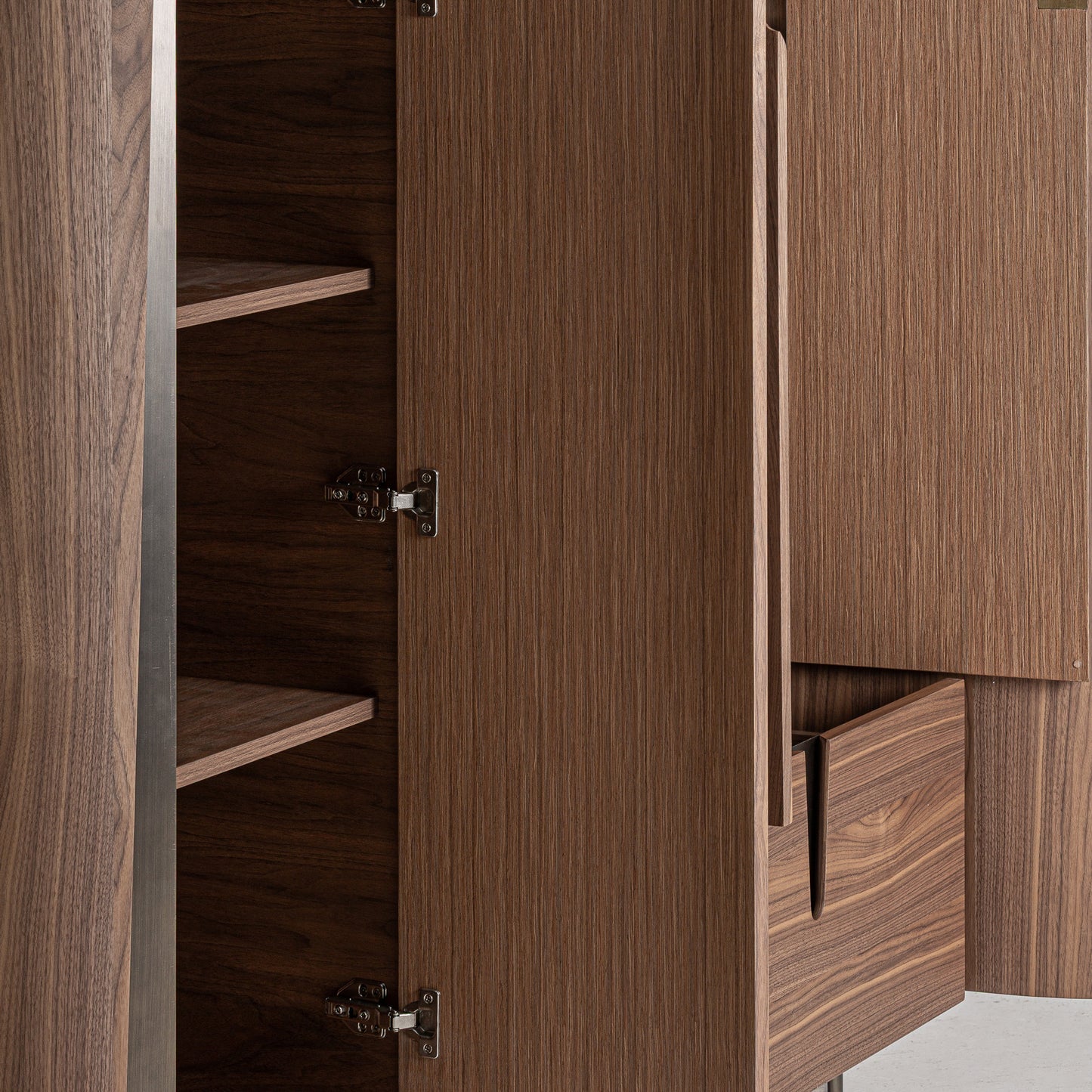 Belfais Kast 175x55x145 cm