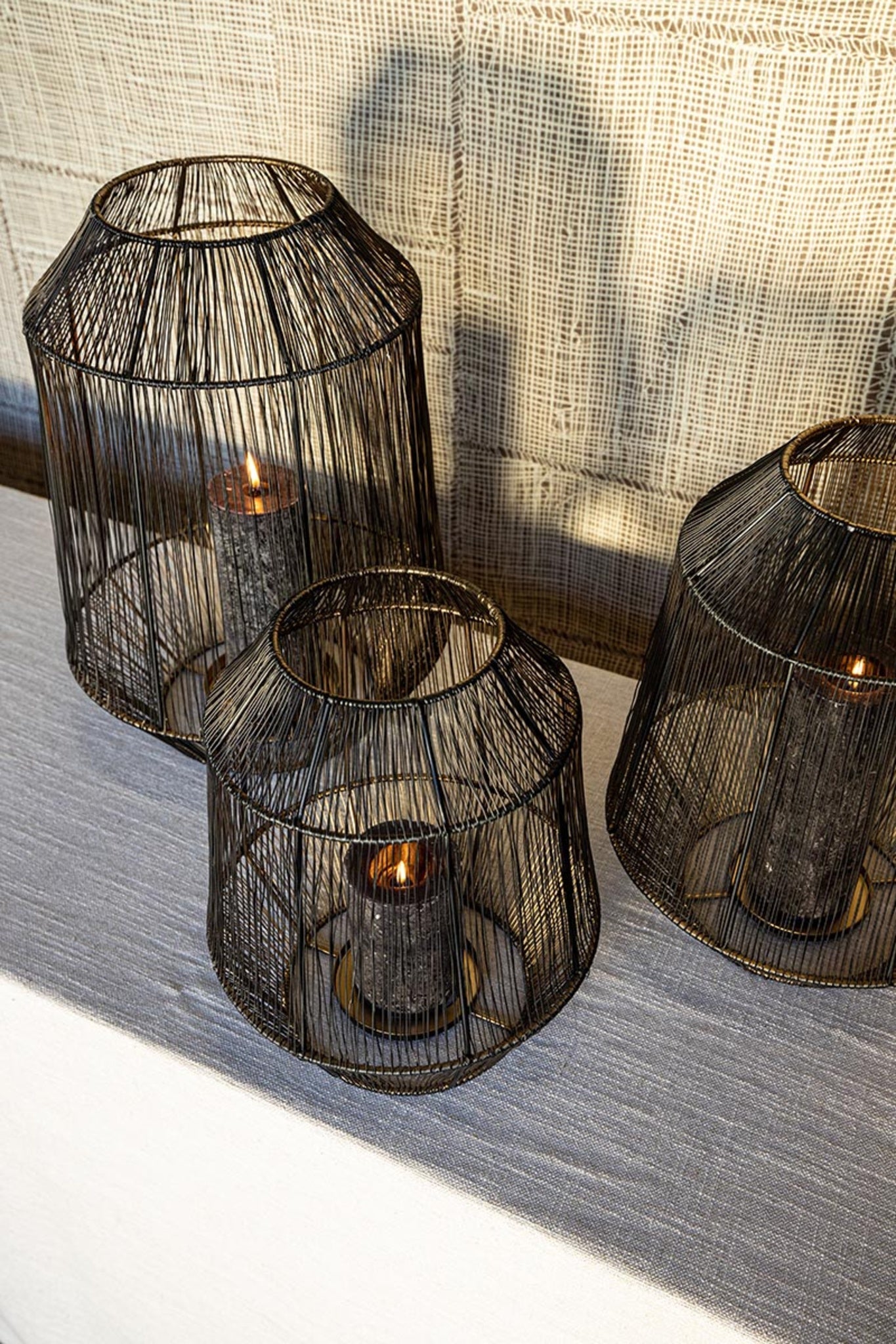 Justy Black Iron Wired Stormlight Gold Inside Roun