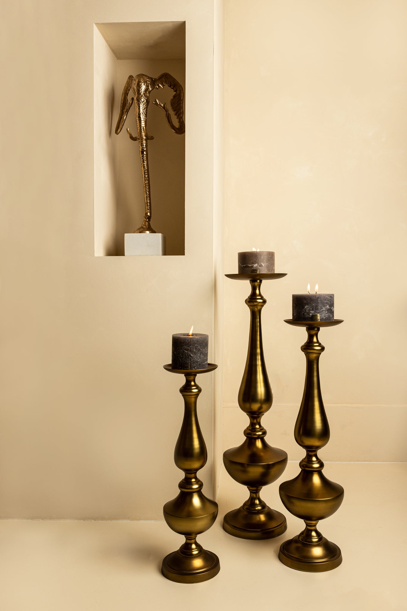 Centy Brass Casted Alu Candle Holder L