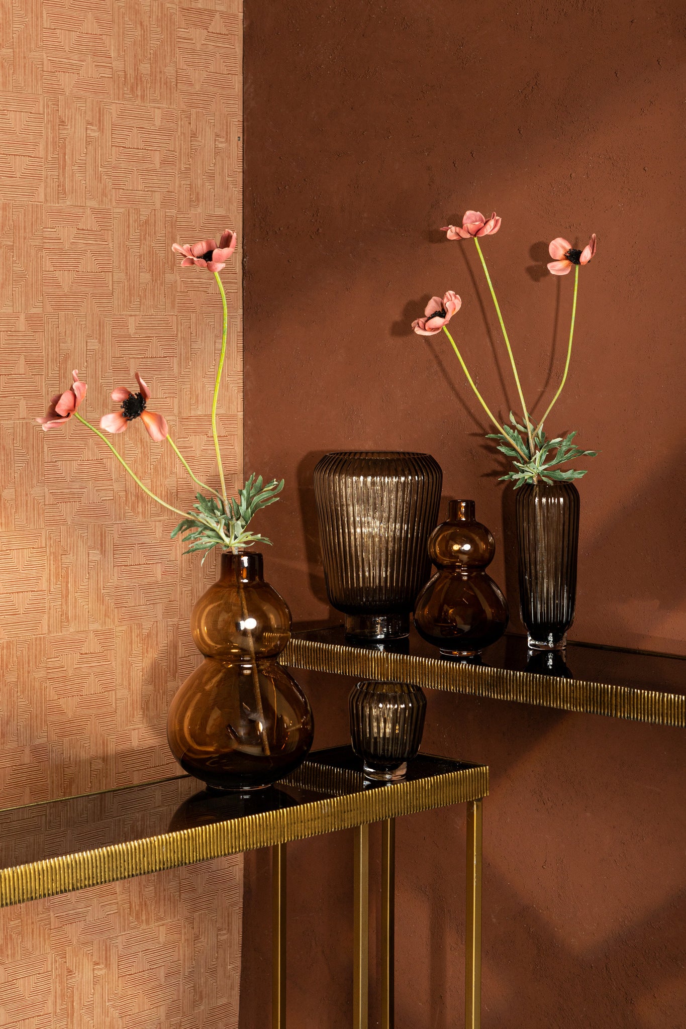 Joyca Brown Glass Vase Ribbed Round M