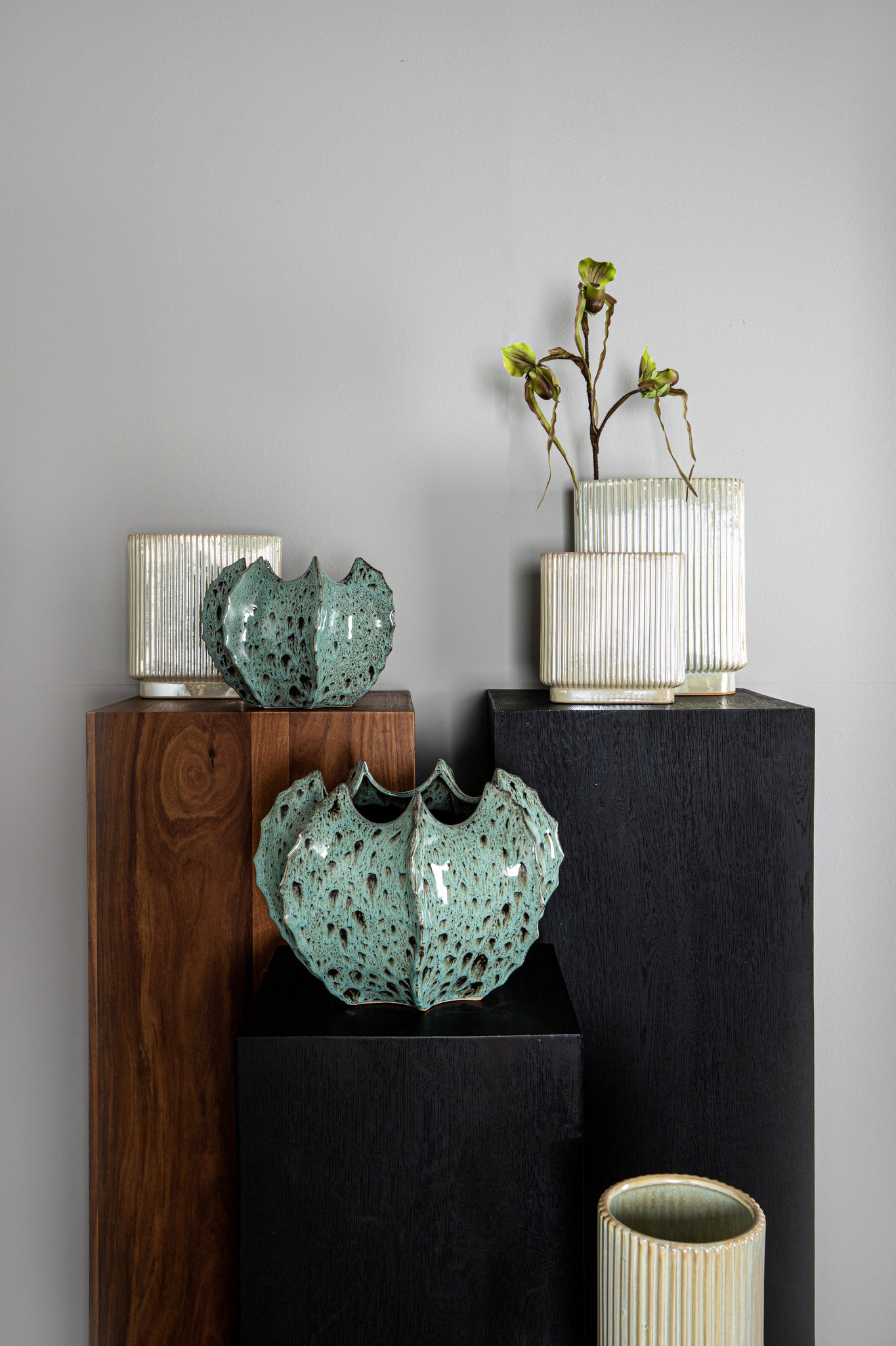 Eviera Pearl Shiny Glazed Ceramic Pot Ribbed Round M