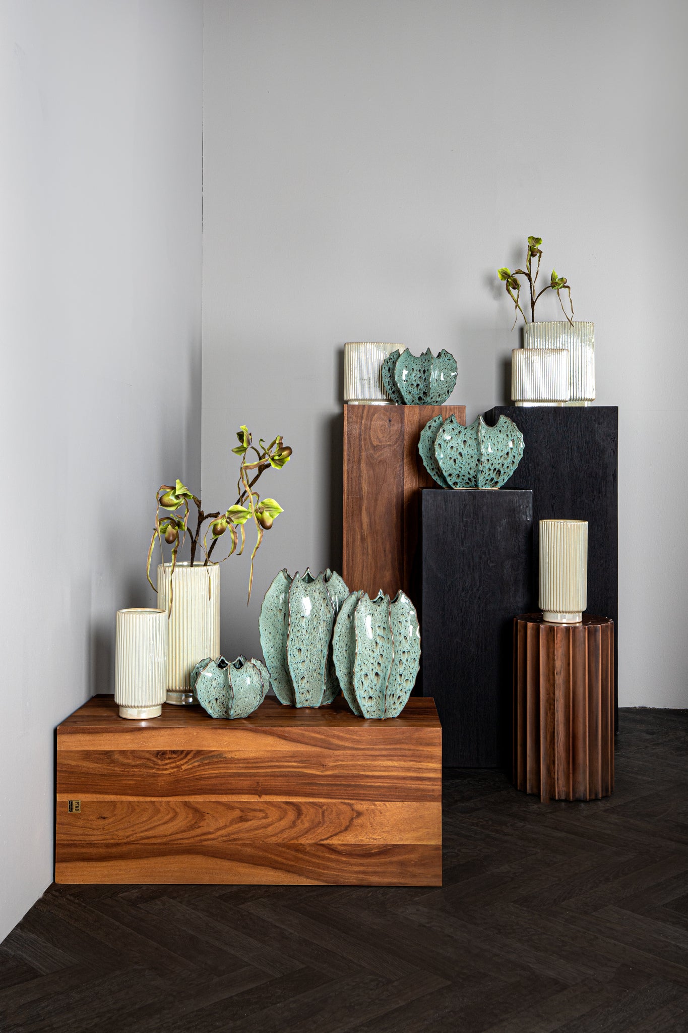 Eviera Pearl Shiny Glazed Ceramic Pot Ribbed Round M