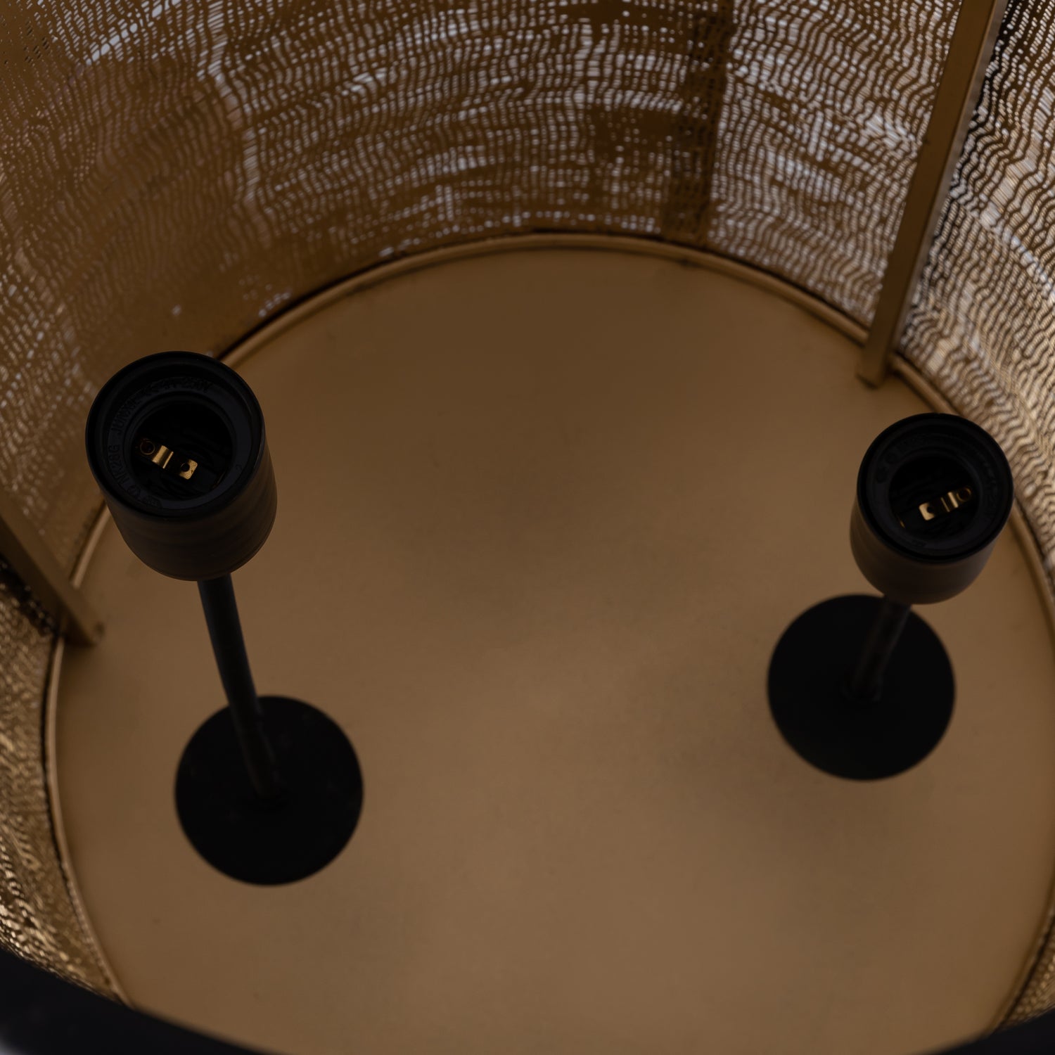 Jarne Zwarte Ijzeren Staande Lamp met Gouden Binnenzijde 120x36x36 cm