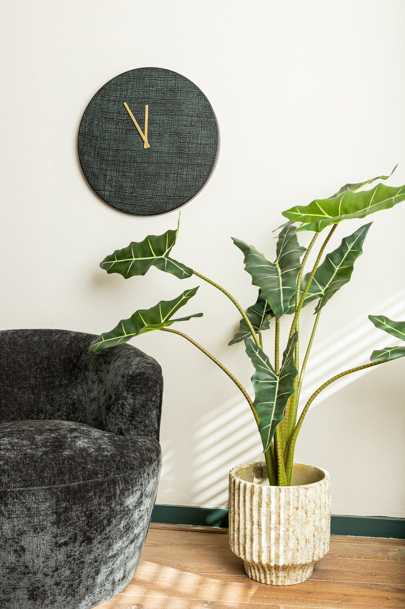 Emmett Black Iron Round Clock Square Texture S
