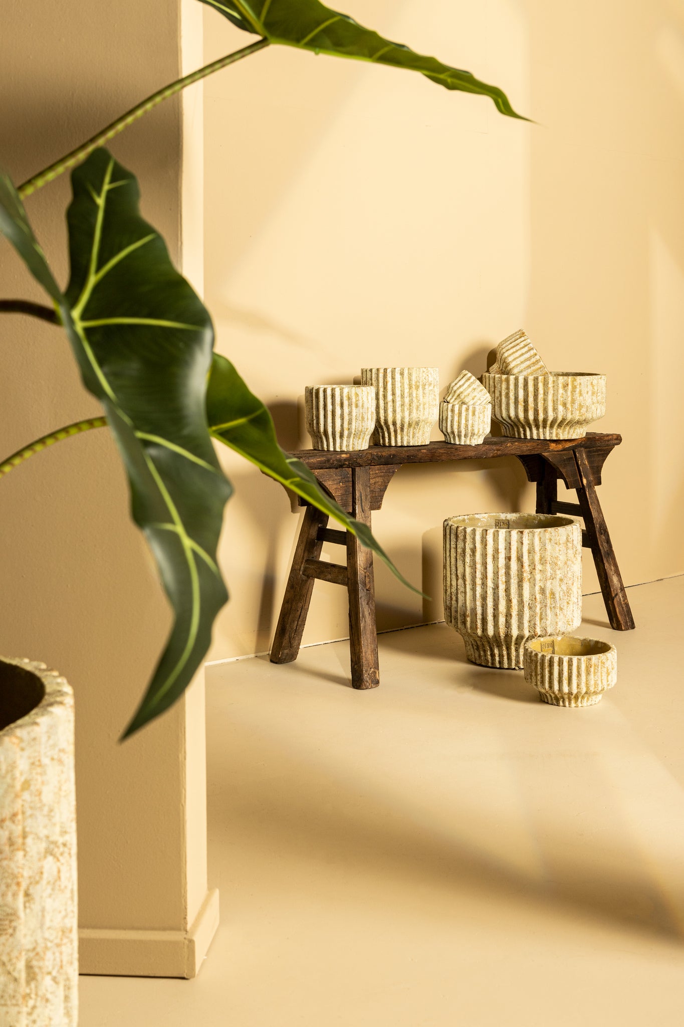 Gabriel Cream Cement Pot Round Lines Low L