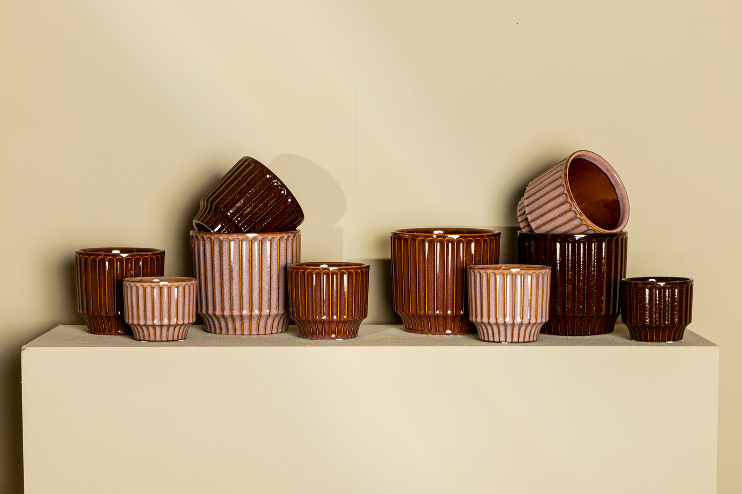 Hodor Bordeaux Glazed Ceramic Round Pot Lines S