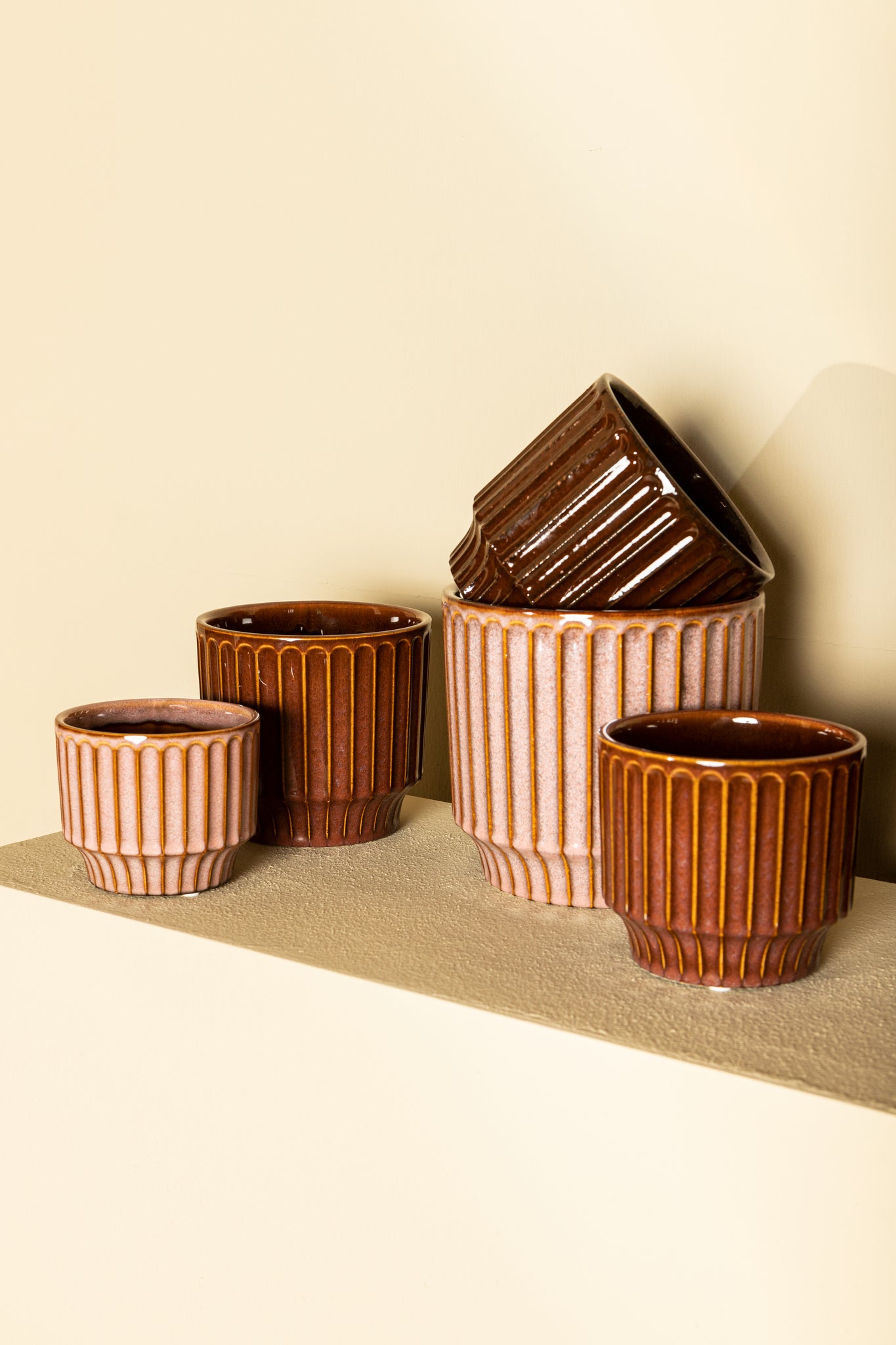 Hodor Bordeaux Glazed Ceramic Round Pot Lines S