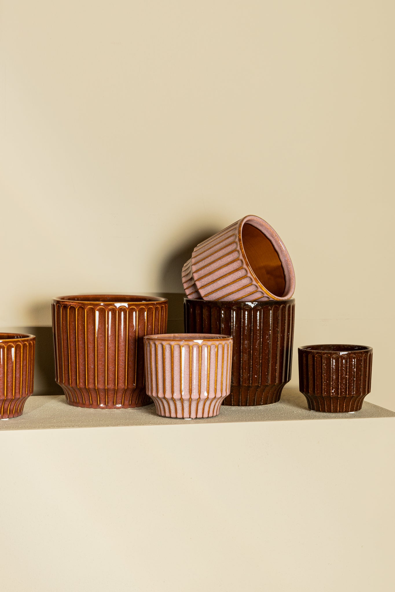 Hodor Bordeaux Glazed Ceramic Round Pot Lines S