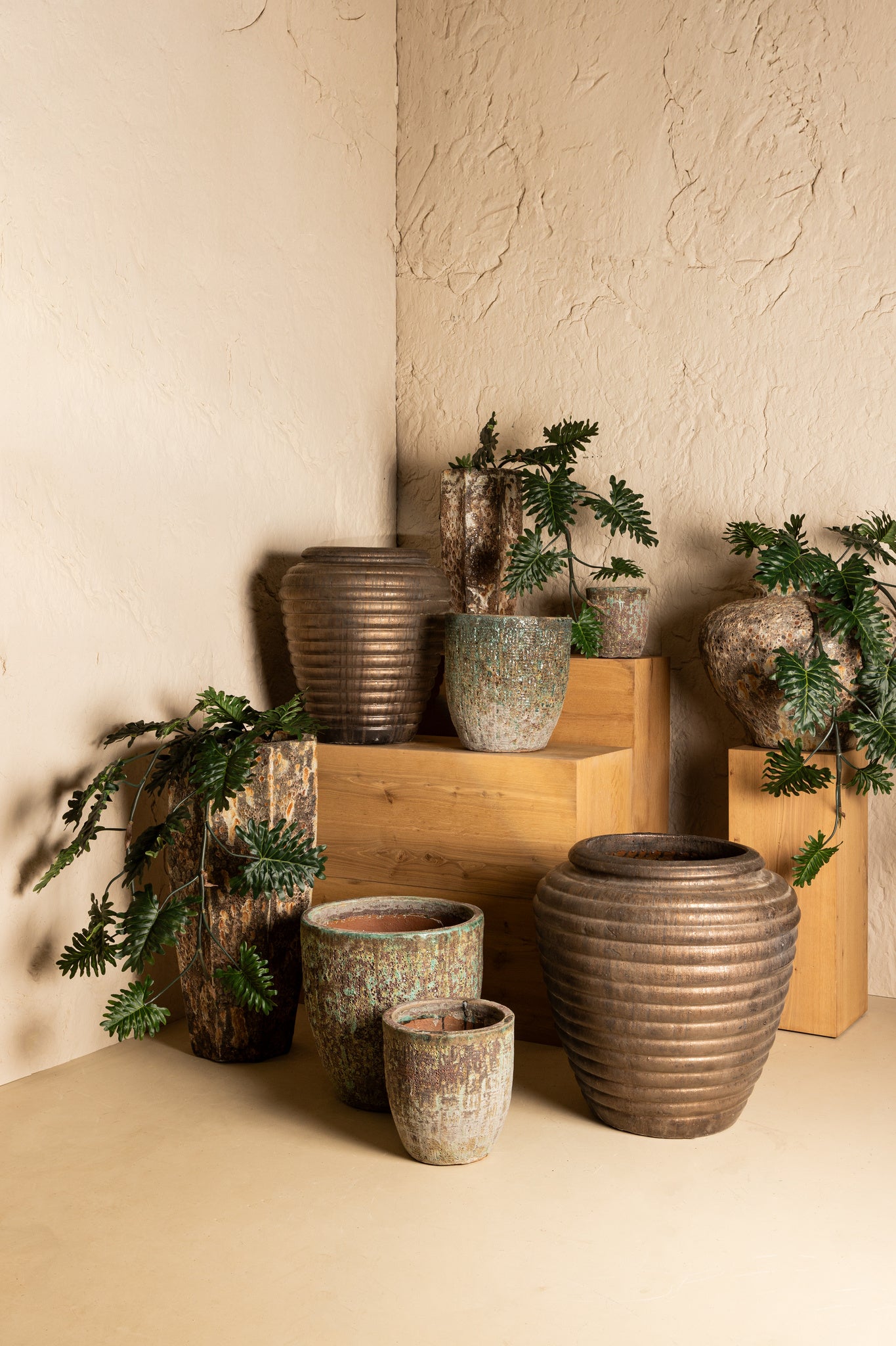 Jerzy Bronze Ceramic Pot Ribbed Round Shaped Small