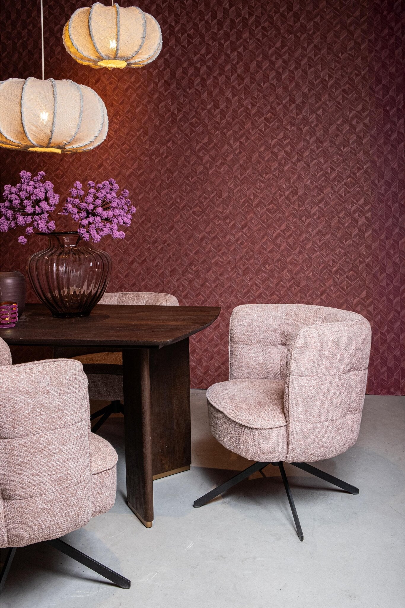 Odin Big Roze Eetkamerstoel Legacy 14 Flamingo met Zwart Onderstel 80x67x73 cm