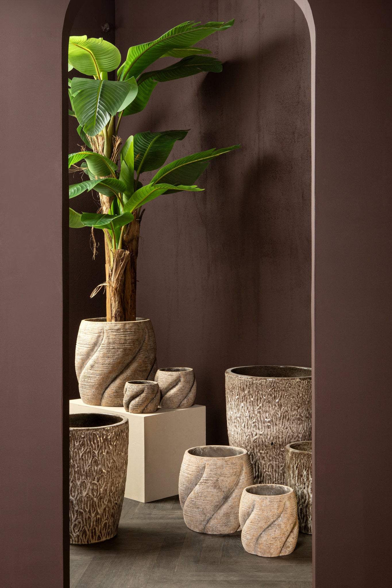 Evanthia Taupe Cement Pot Swirl Round M