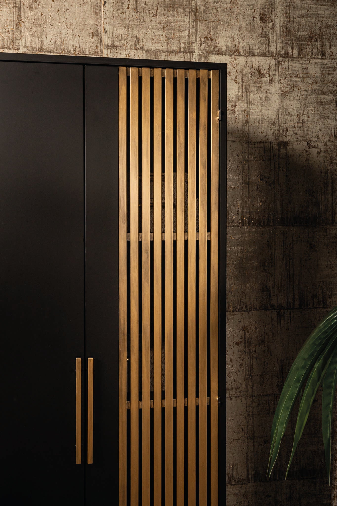 Sayan Cabinet Black And Gold