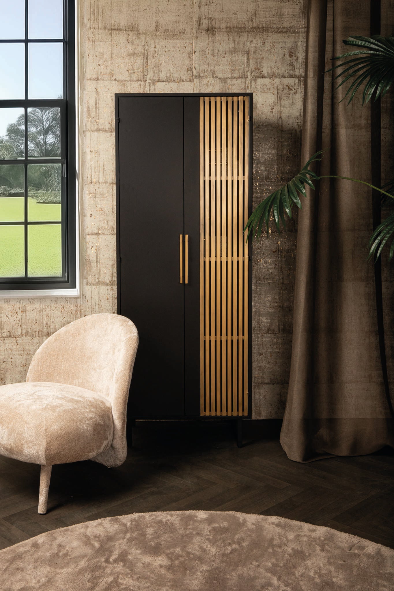 Sayan Cabinet Black And Gold
