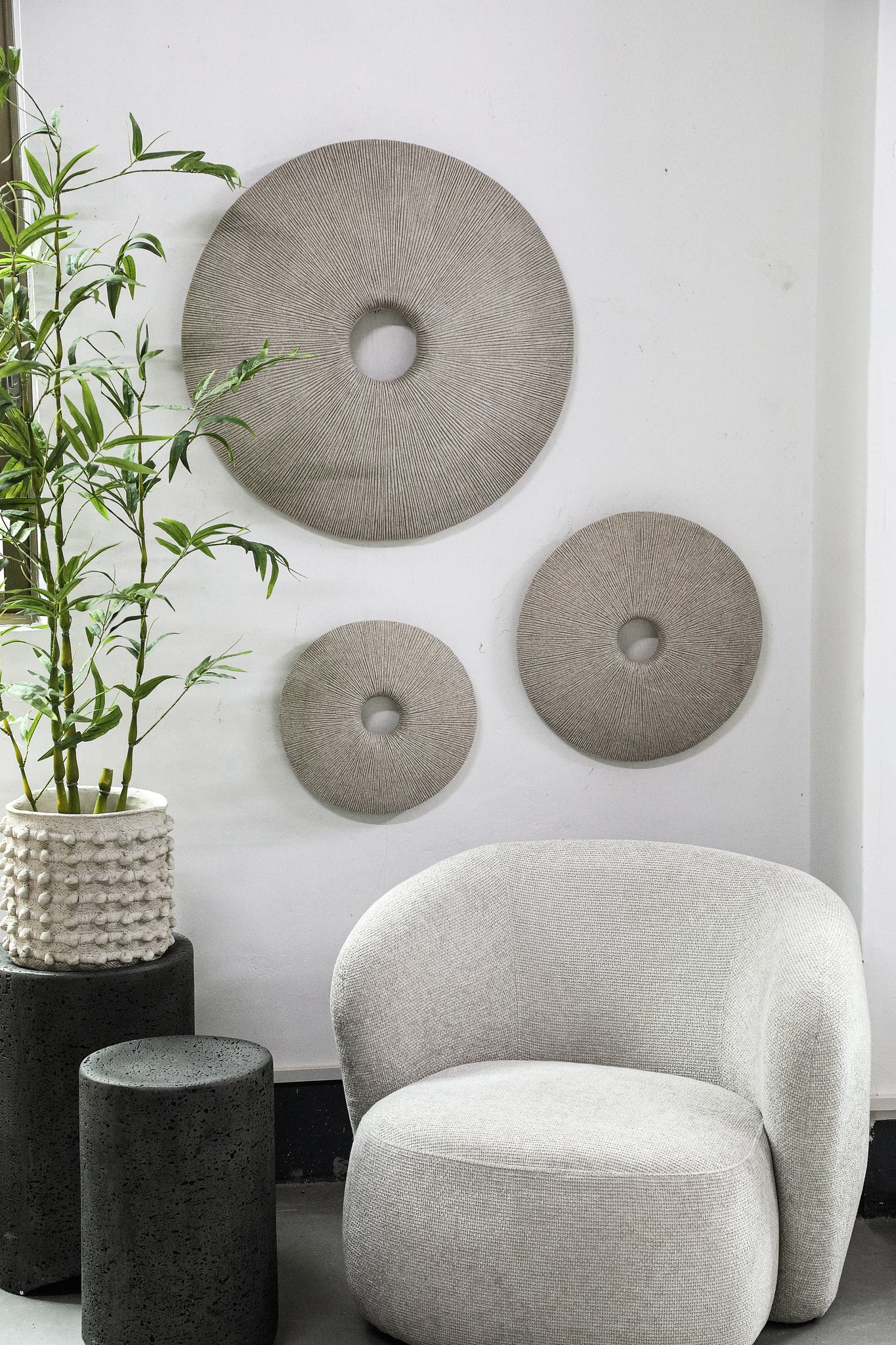 Kathelle Cream Poly Round Sandstone Wallpanel S