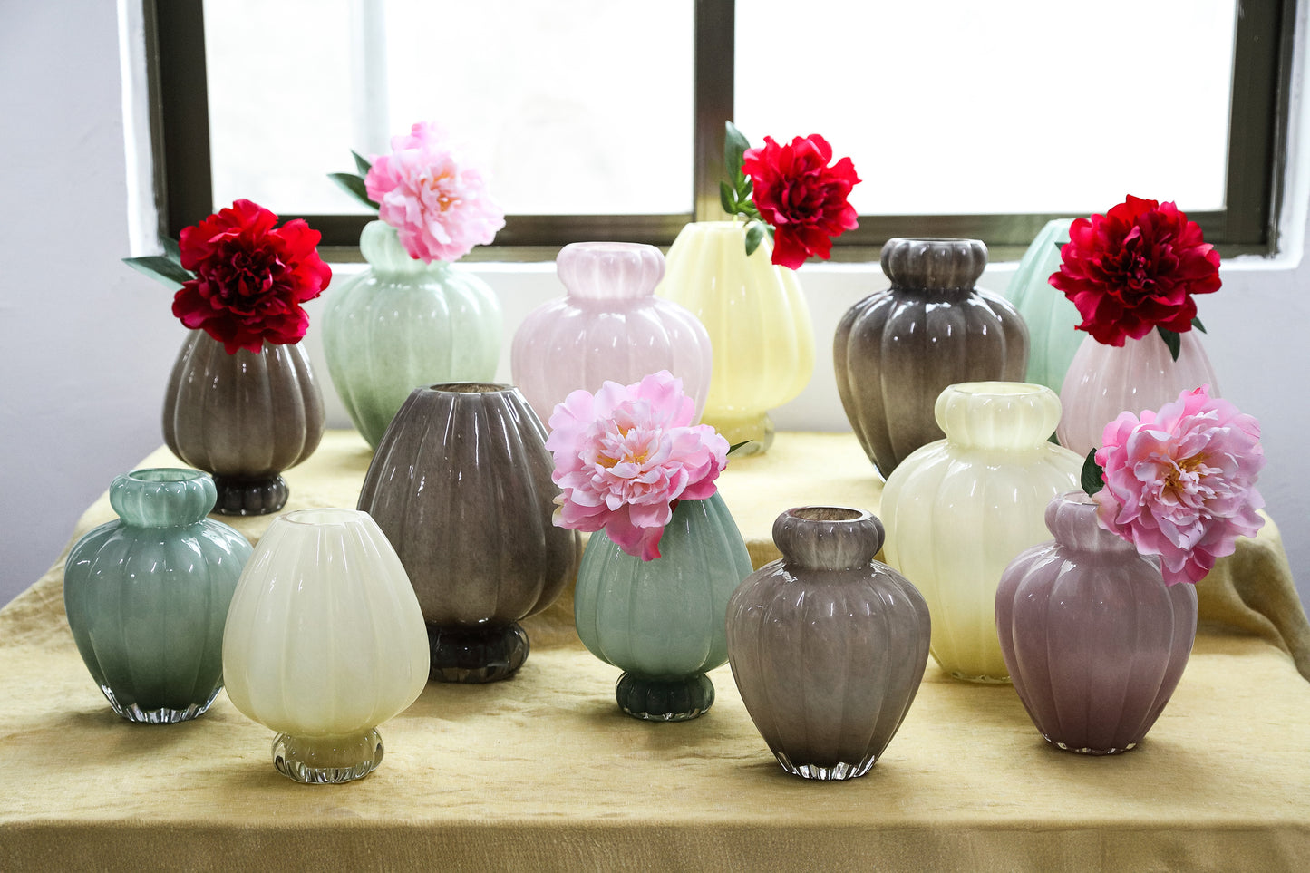 Syamer Green Milkglass Vase Ribbed Small Border L