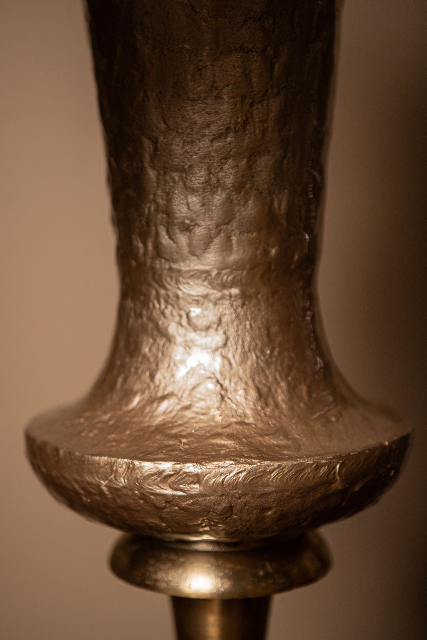Lysse Champagne Casted Alu Luxury Enamel Vase L