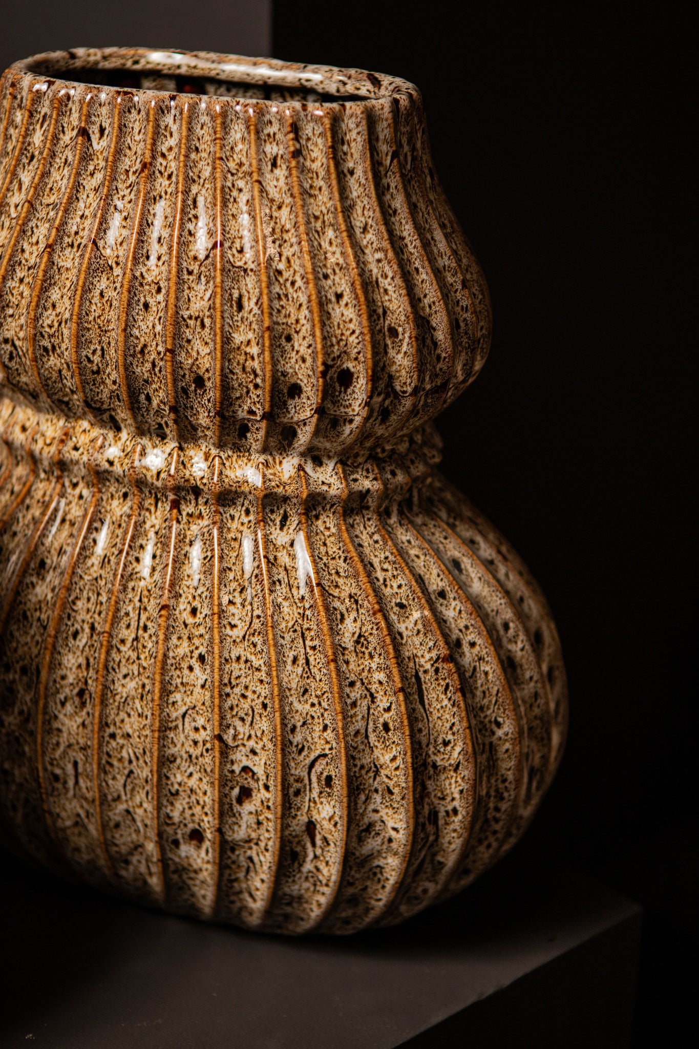 Halta Brown Oval Ceramic Bulby Vase Ribbed L