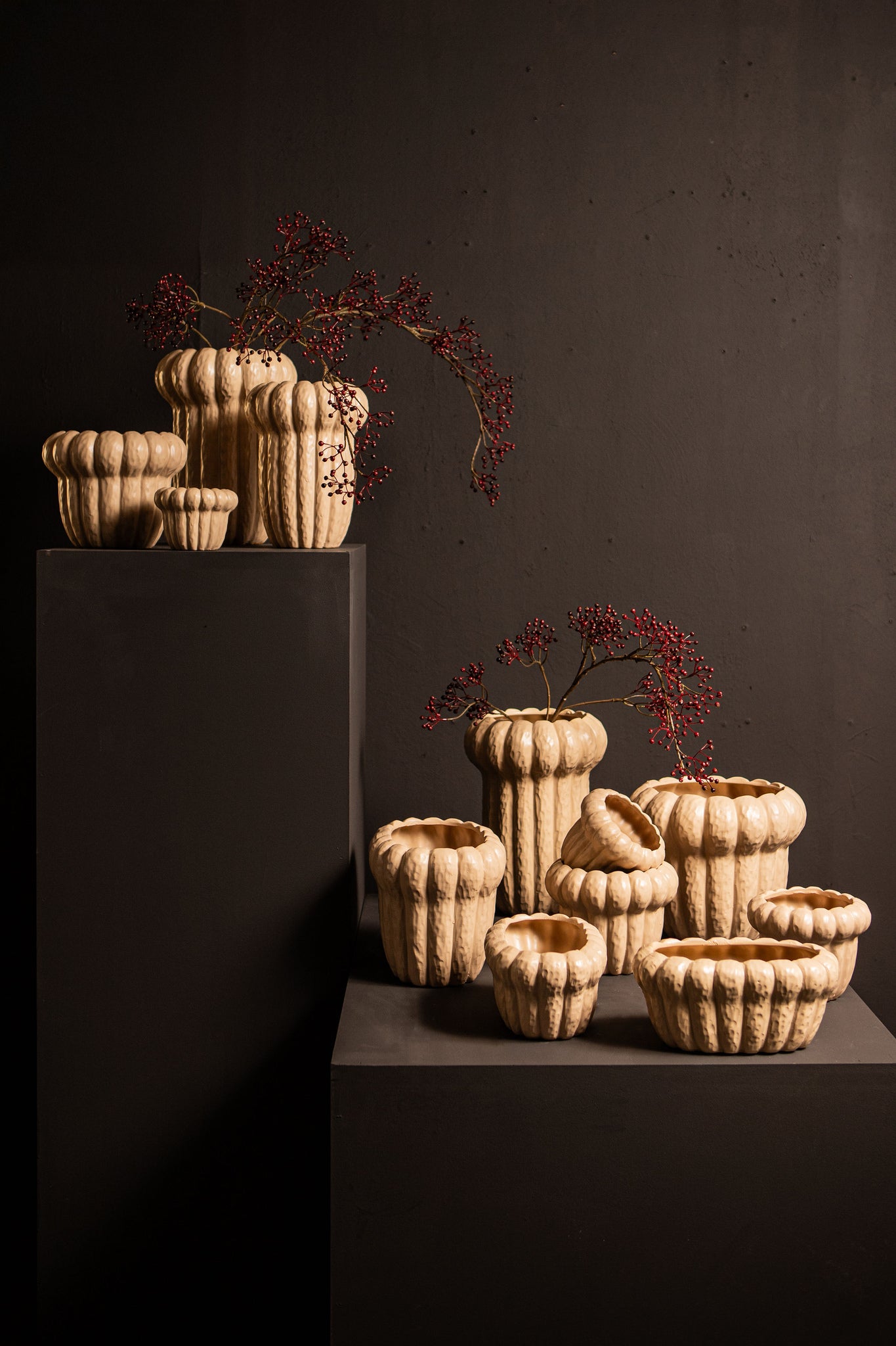 Samaran Cream Round Ceramic Pot Ribbed Low XXL