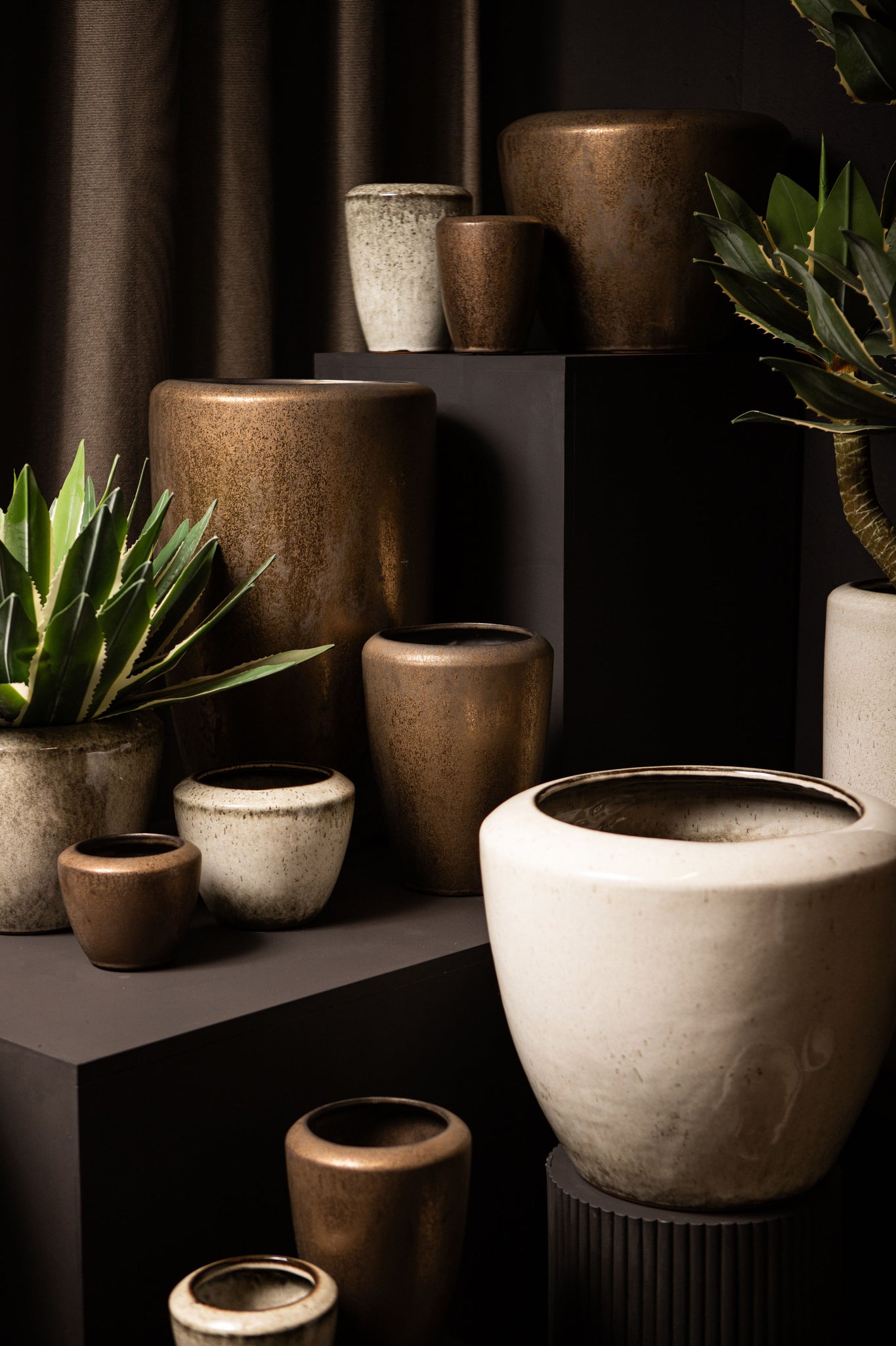 Kyleigh Bronze Round Ceramic Pot Smooth Low L