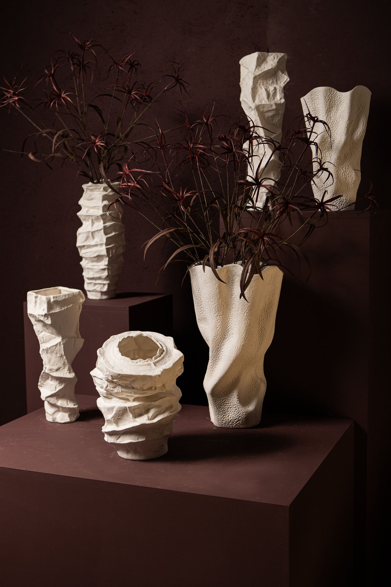 Violettee White Ceramic Wavy Vase Dot Pattern S