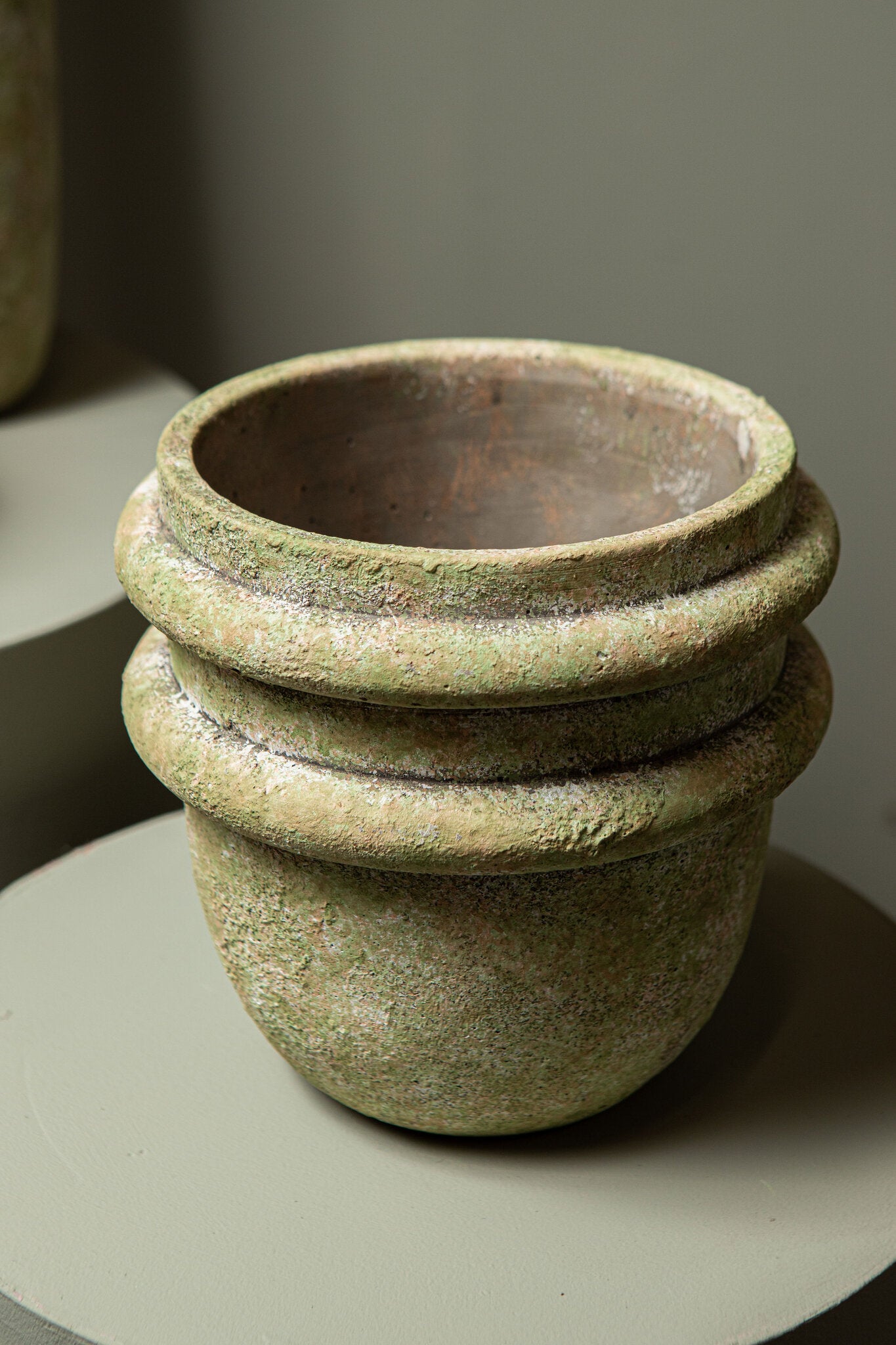 Almeda Groene Cement Pot Met 2 Randen L Set Van 8 Stuks 17x18x18 cm