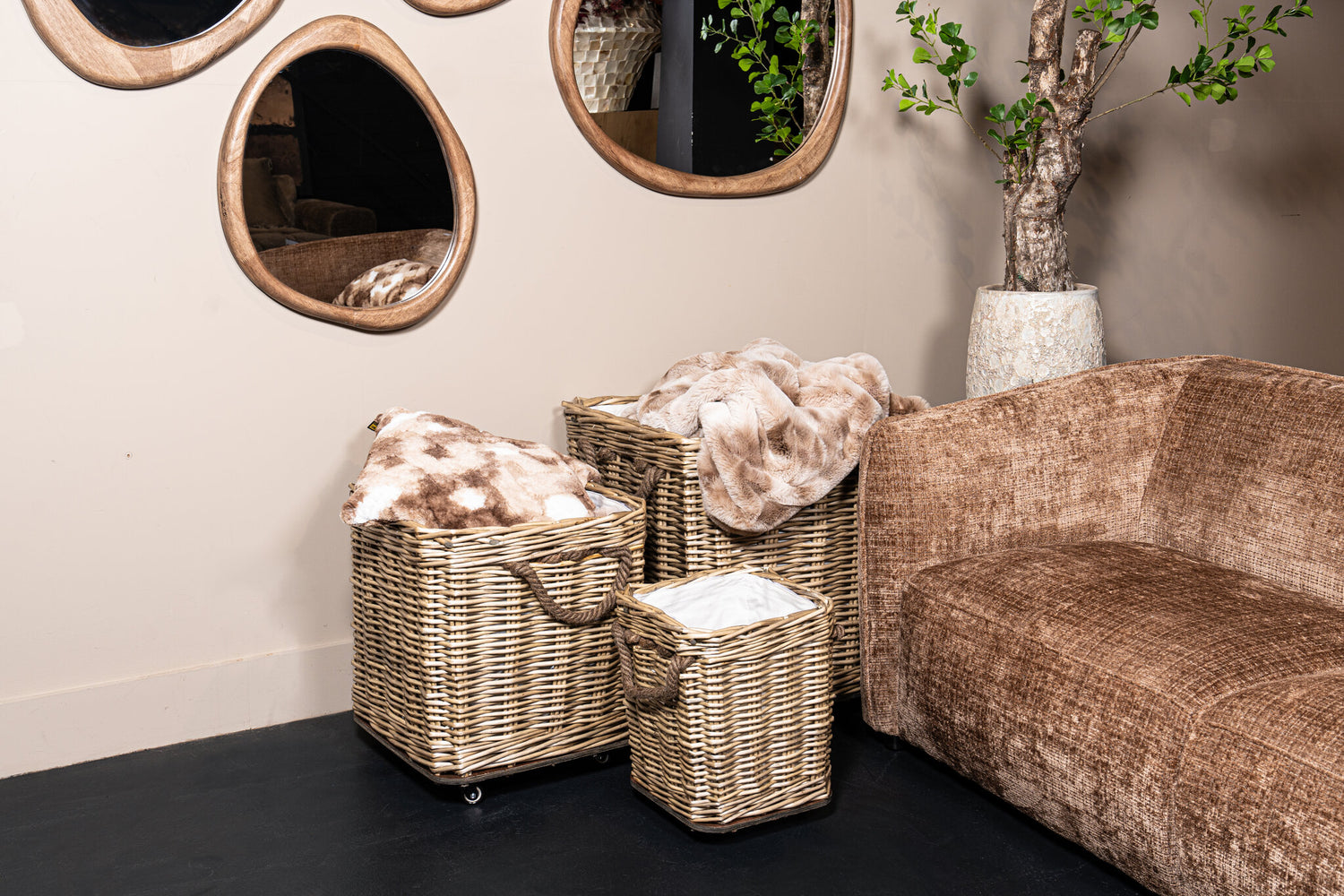 Darrett Natuurlijke Wilgen Mand Vierkant met Wielen 60x60x48 cm