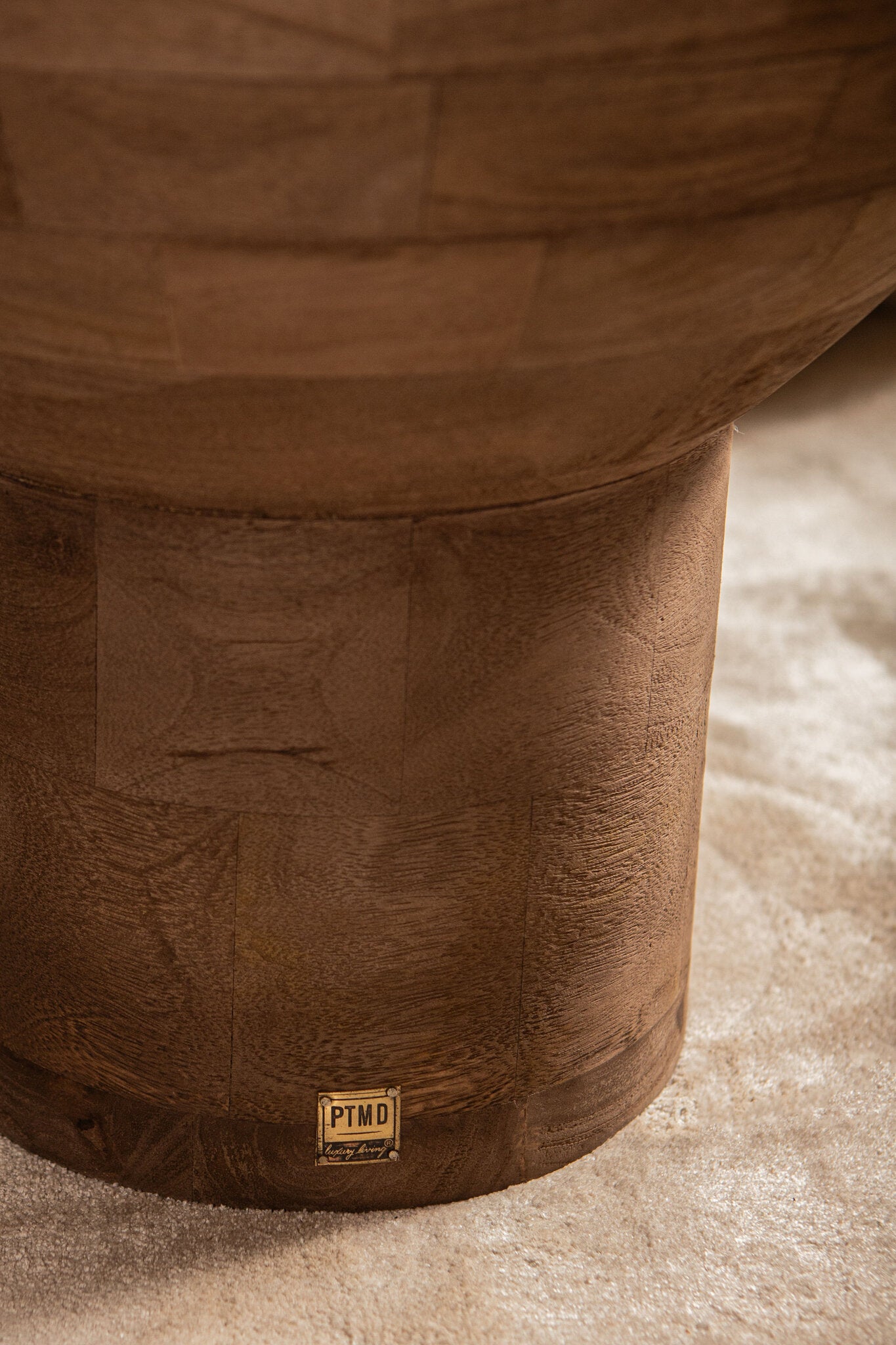 Erno Natuurlijke Mangohout Bijzettafel Op Voet Rond 50x45x45 cm
