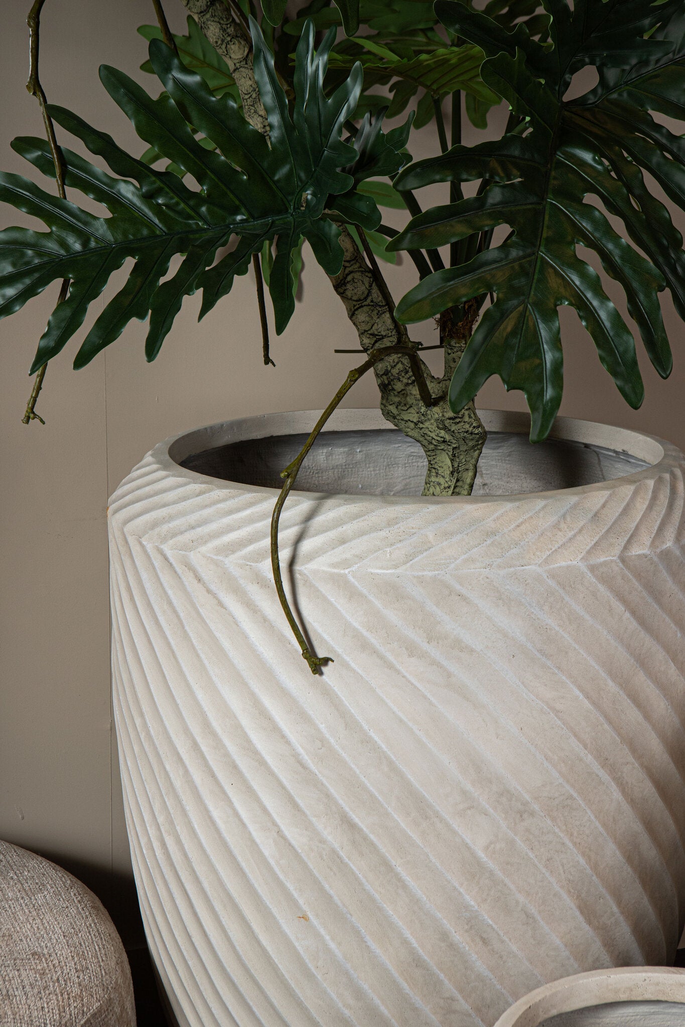 Nikol Beige Keramische Pot Met Golfpatroon Rond Hoog 103x80x80 cm