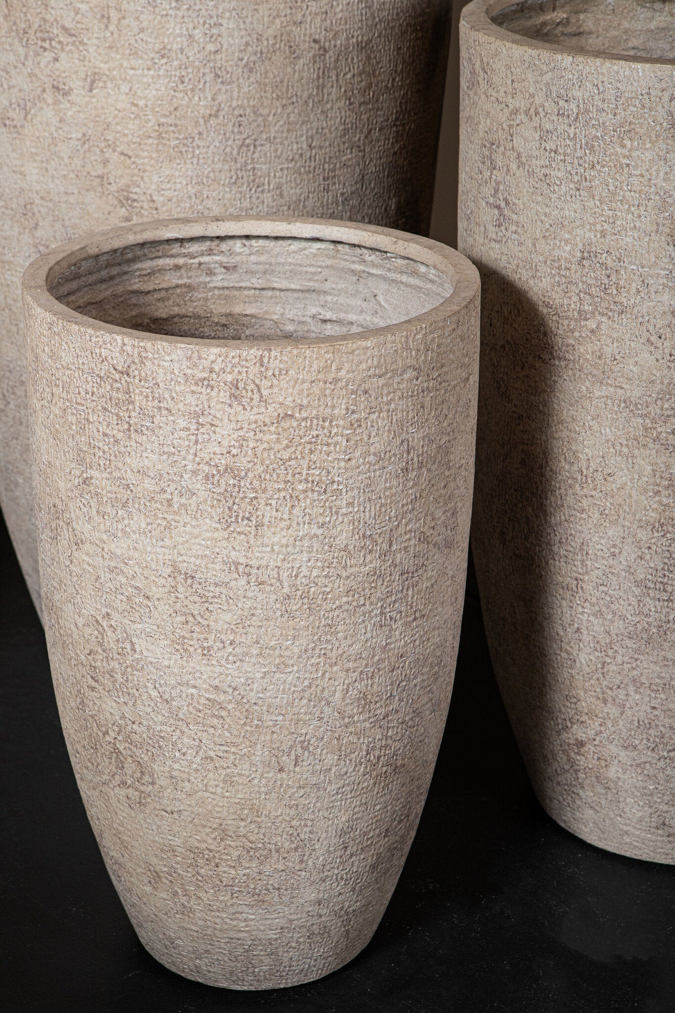Salah Beige Keramische Pot Rond Hoog 100x55x55 cm