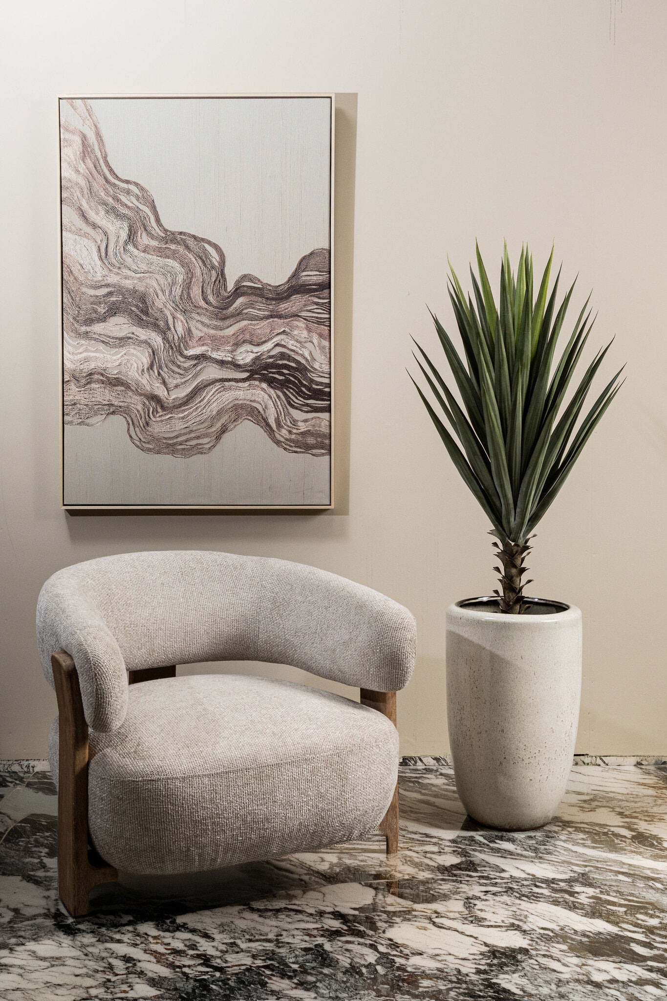 Leaves Plant Yucca In Zwarte Pot 118x82x82 cm