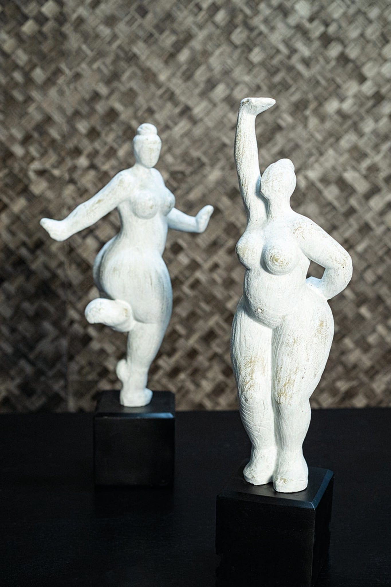 PTMD Joveline Wit poly poserend vrouwenbeeld op basis A