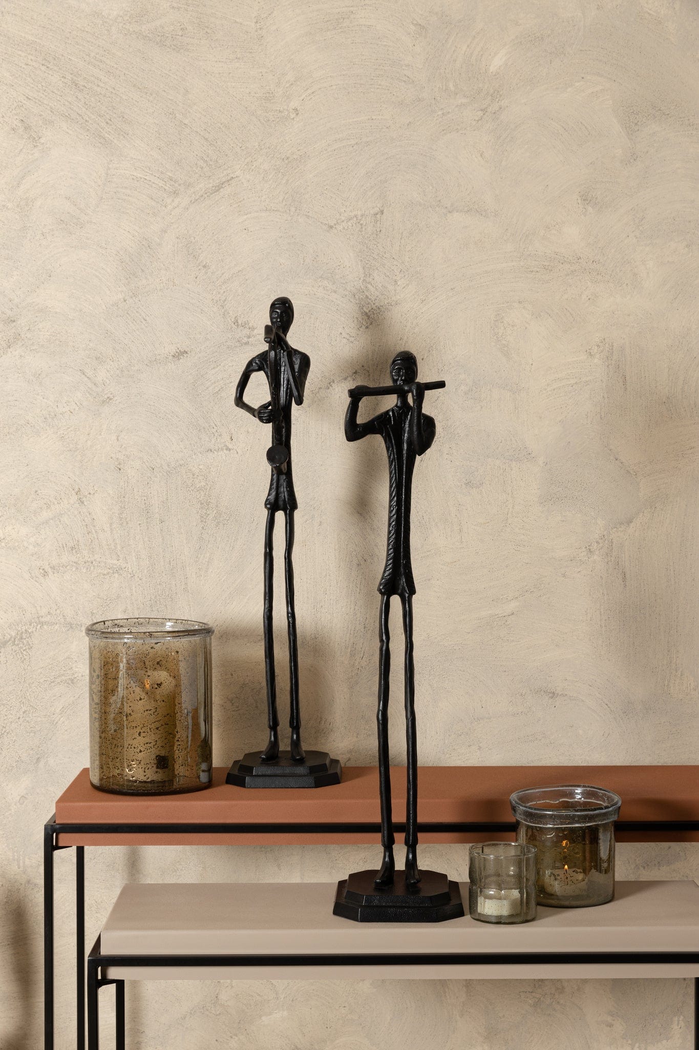 PTMD Kali Zwart gegoten alu beeld man met fluit