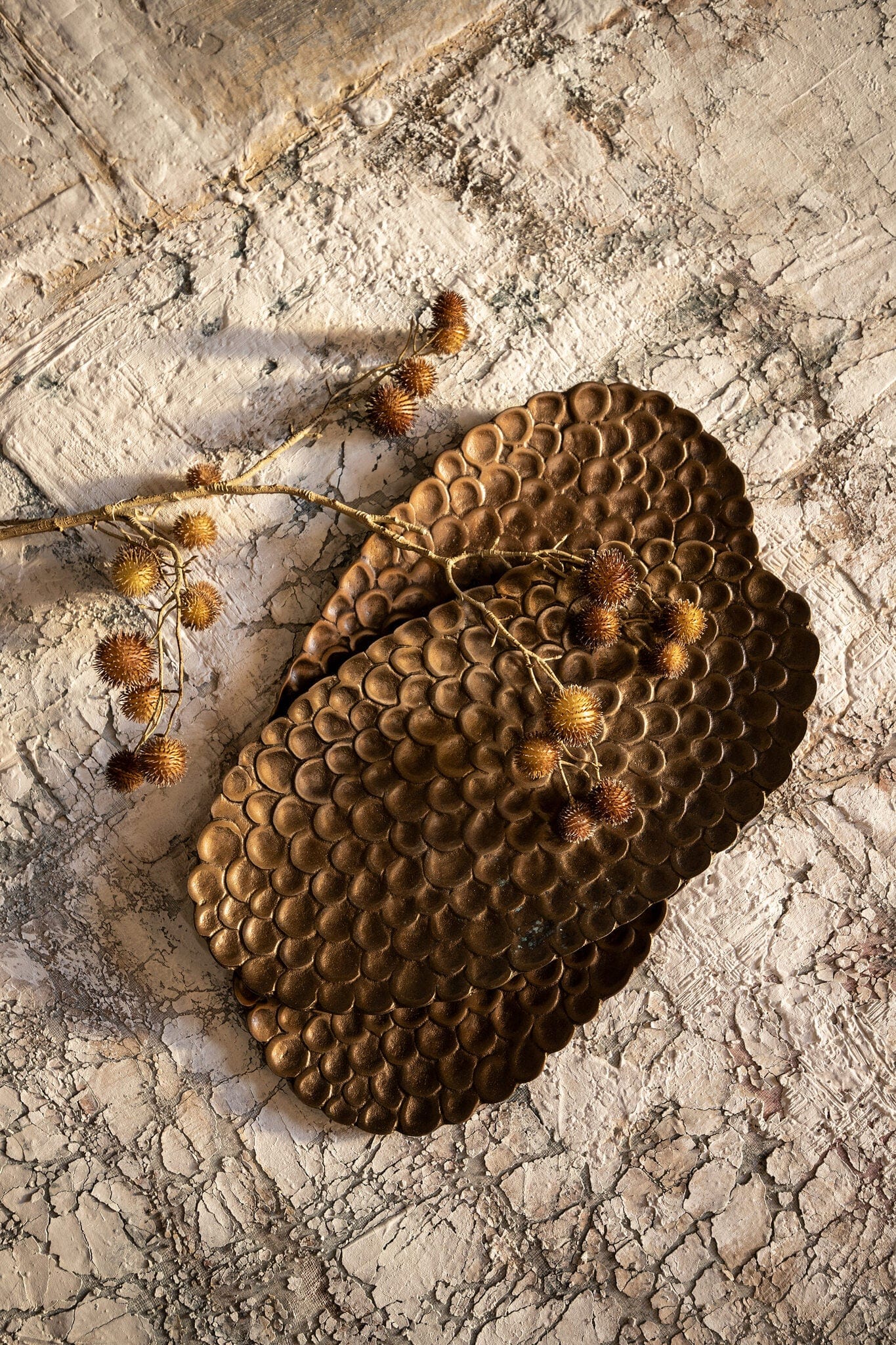 PTMD Lerissa Gold aluminium schaal bloemmotief ovaal L