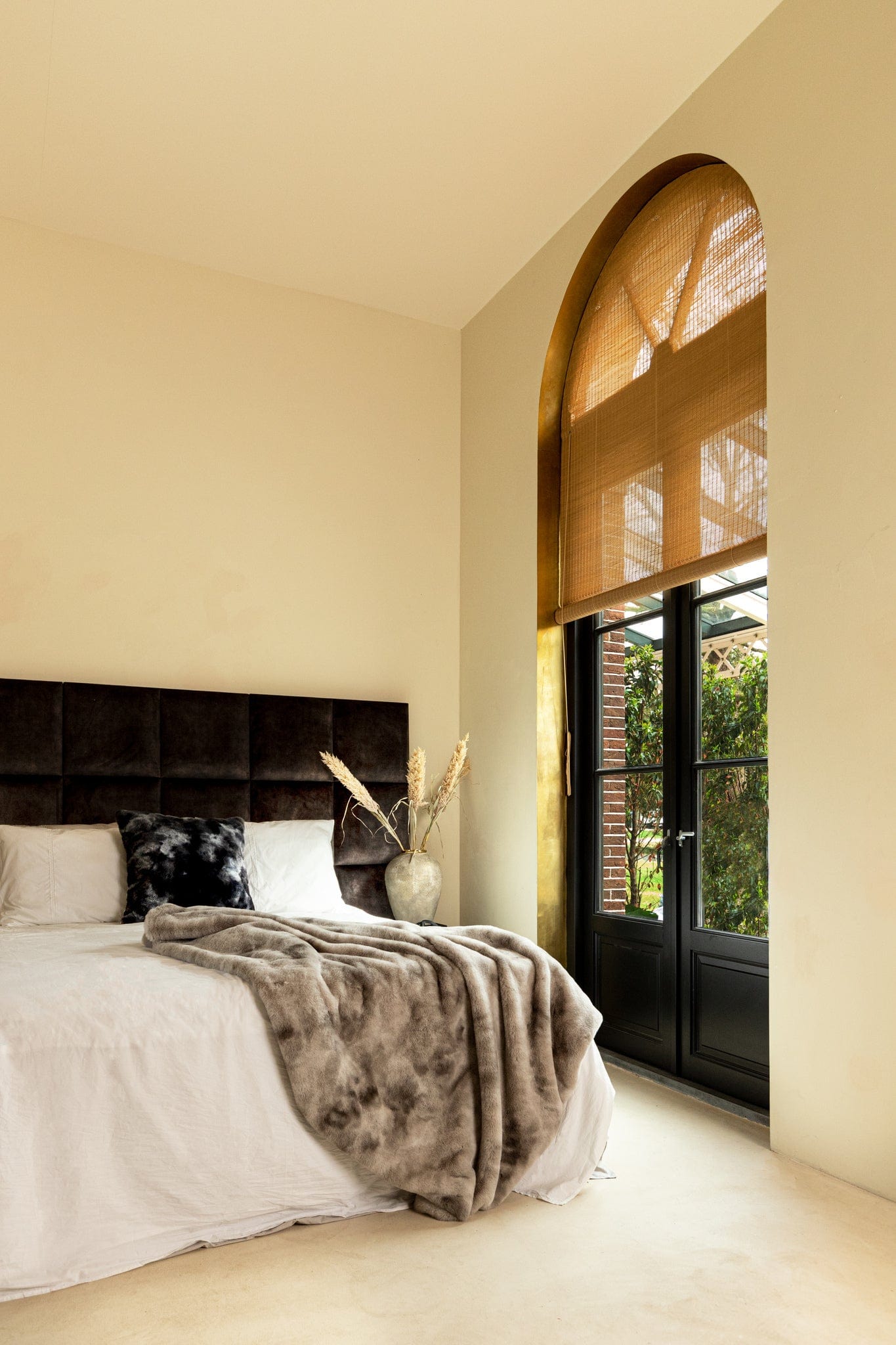 PTMD Linde Grijze nepbont sprei in geschenkverpakking 220 x 240