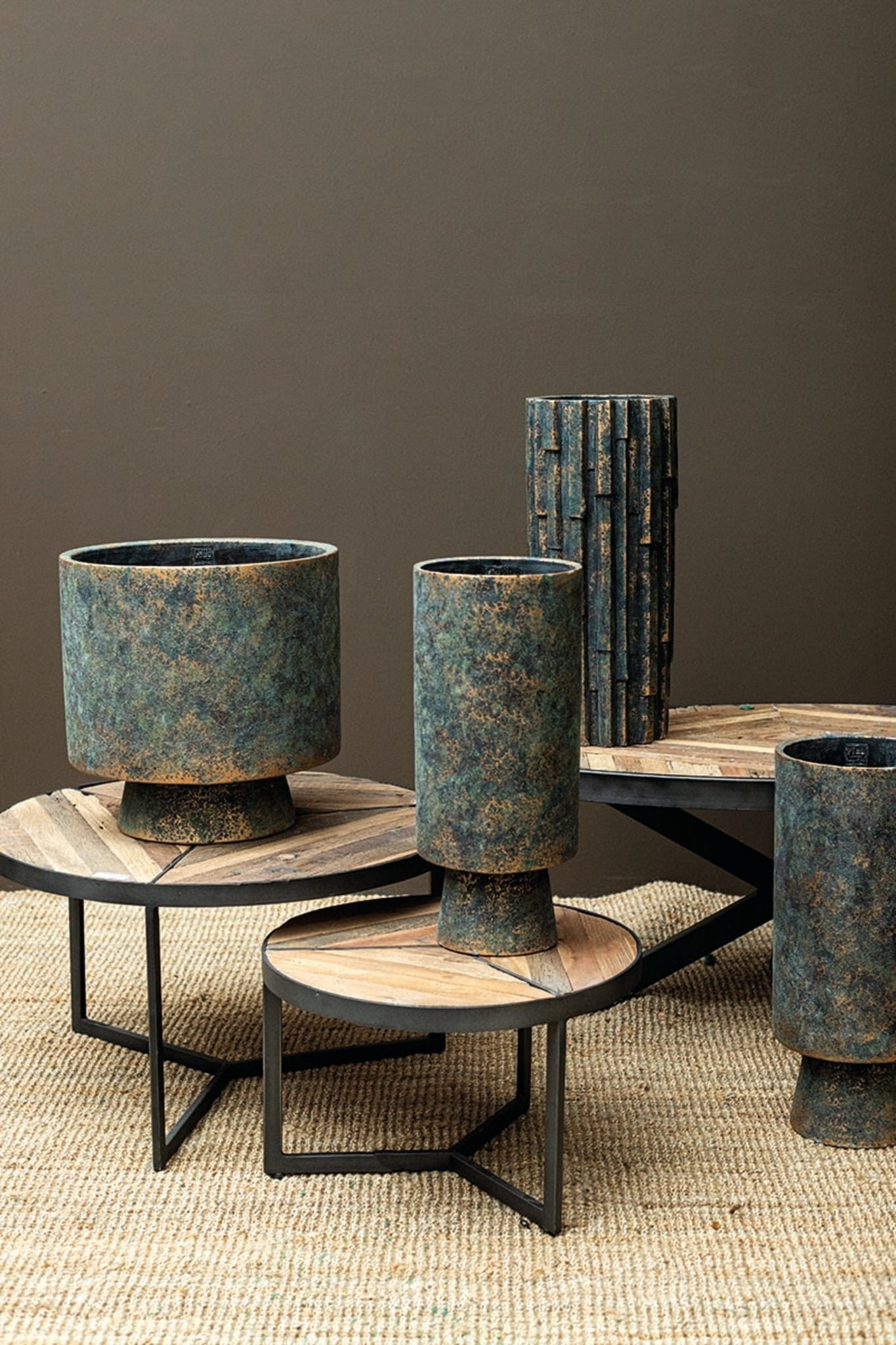 PTMD Mister Black cementpot ruwe kleur rond hoog L