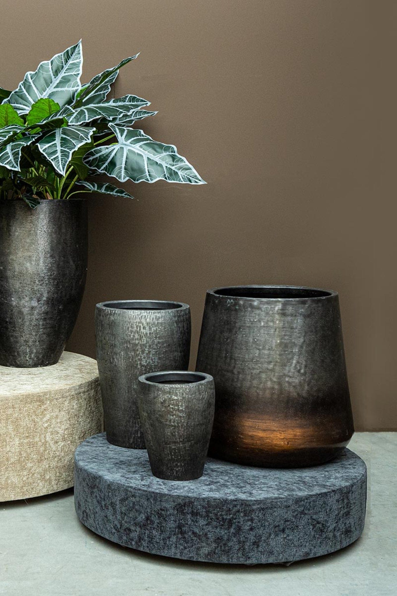 PTMD Mumbay Zwart geborsteld aluminium pot rond L