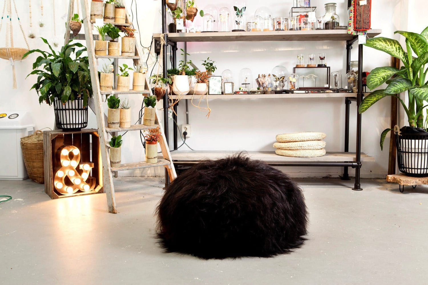 Dyreskinn® POUFFE ICELANDIC BLACK